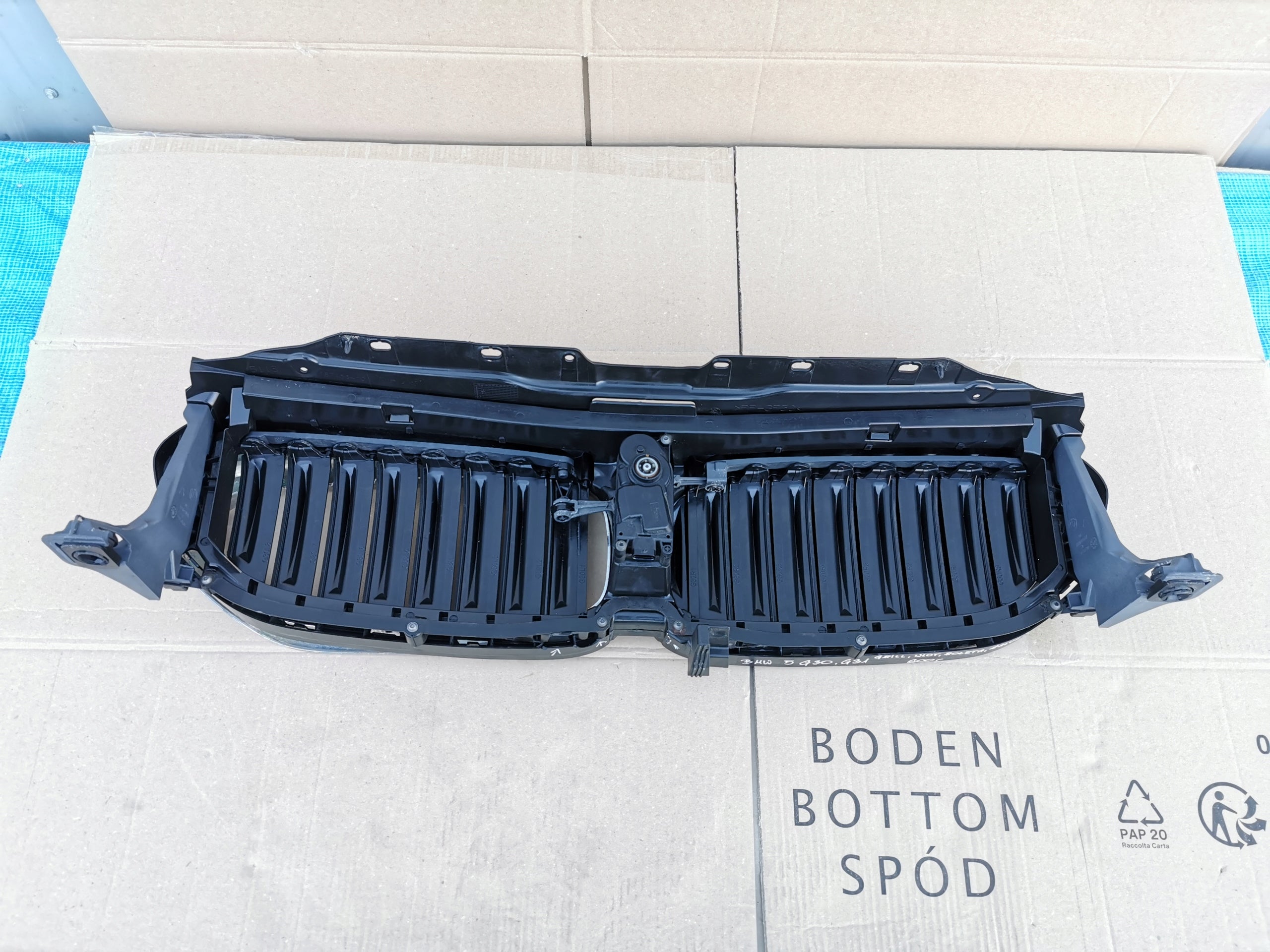 Kühlergrill BMW G30 G31 5 G30 FRONTGRILL Kühlergitter