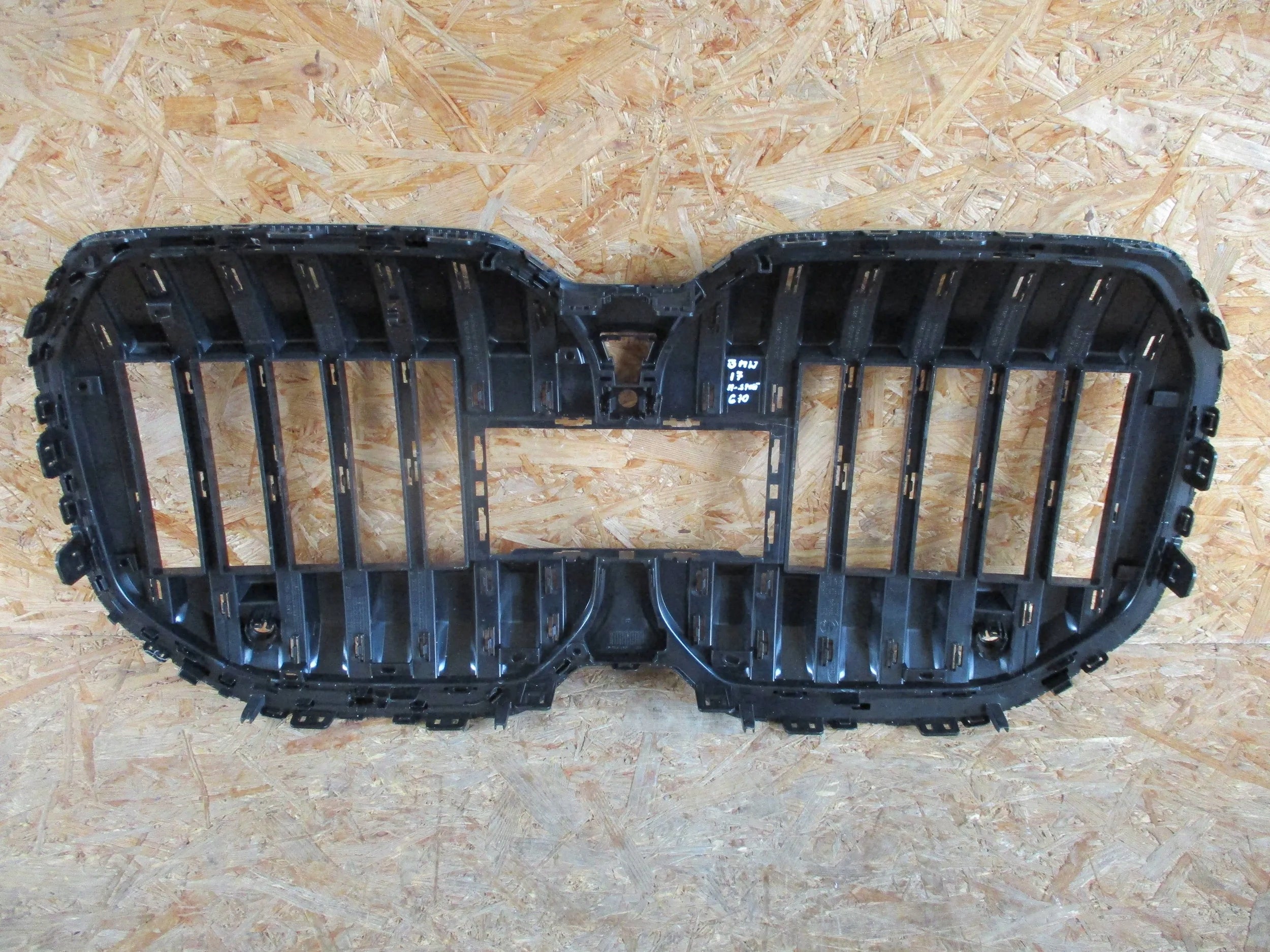 Kühlergrill BMW G70 4 G26 I4 FRONTGRILL 1318801 Kühlergitter