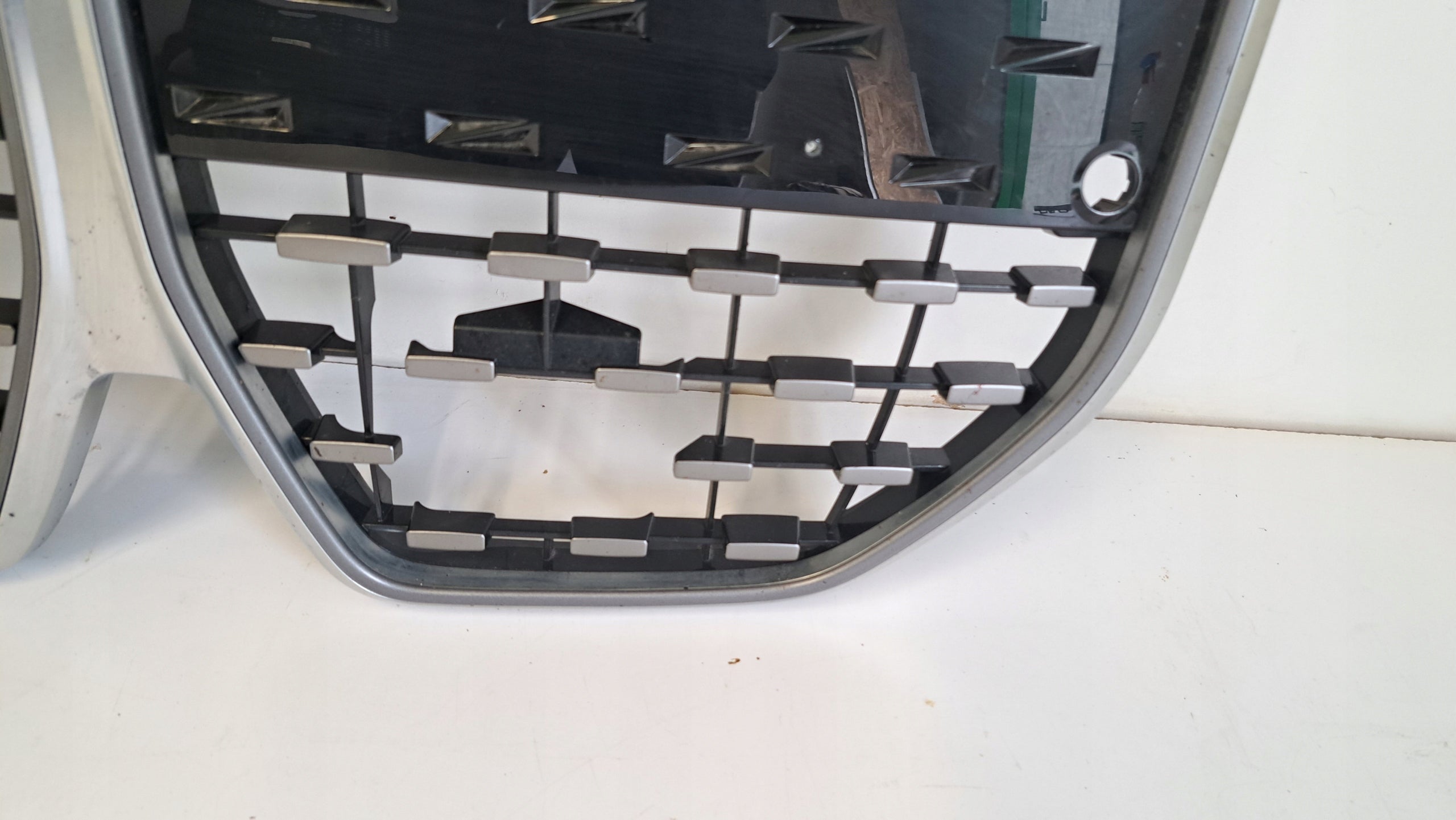 Kühlergrill BMW 4 G26 I4 FRONTGRILL 9850175 Kühlergitter