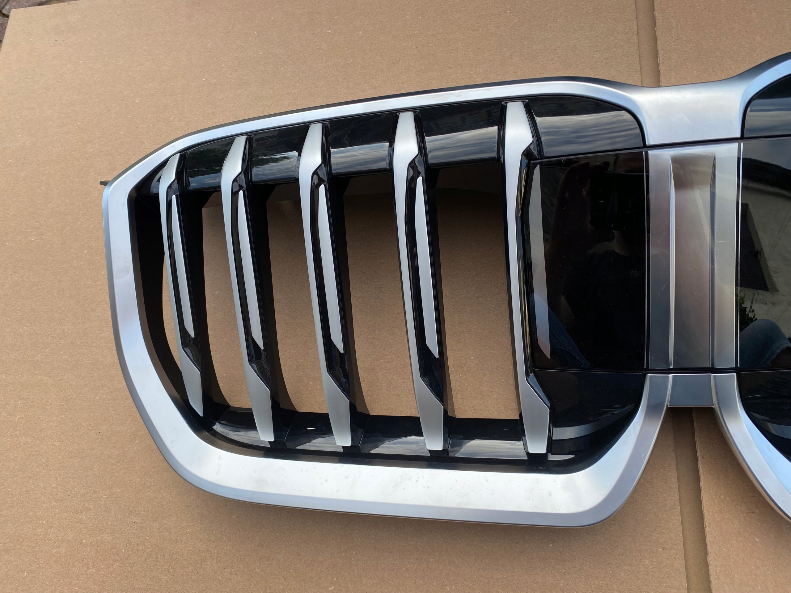 Kühlergrill BMW X1 U11 IX3 FRONTGRILL 9880301 Kühlergitter