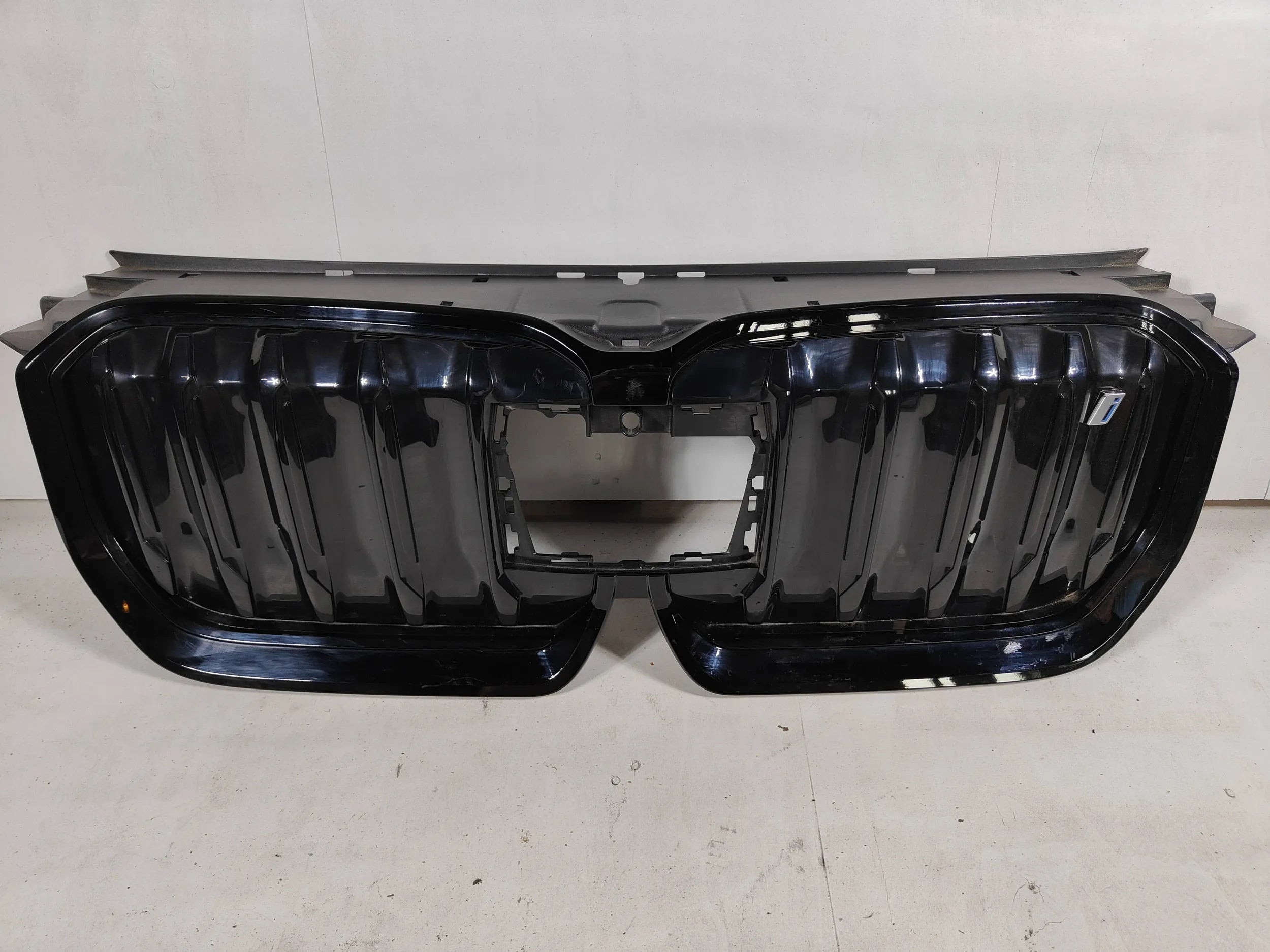  Kühlergrill BMW IX1 U11 FRONTGRILL 5A0BB86 Kühlergitter product image