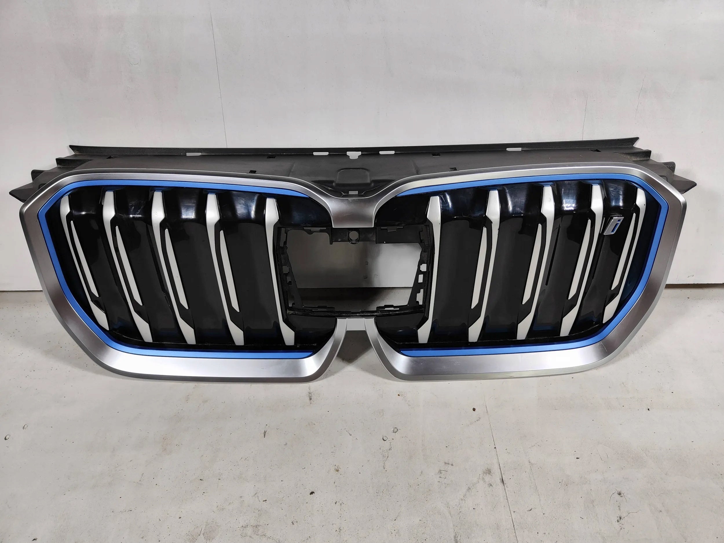 Kühlergrill BMW IX1 U11 FRONTGRILL 9880307 Kühlergitter