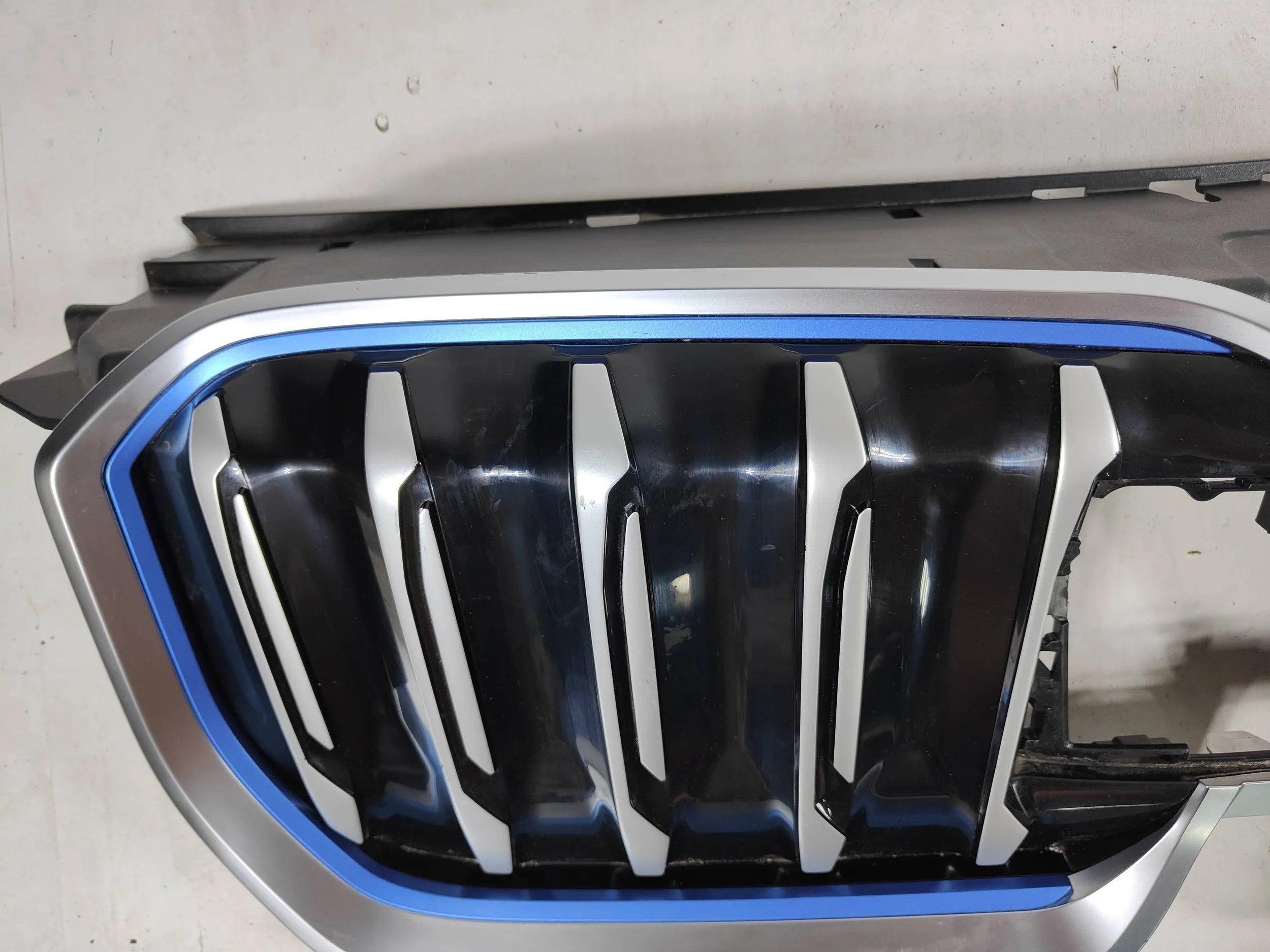 Kühlergrill BMW IX1 U11 FRONTGRILL 9880307 Kühlergitter