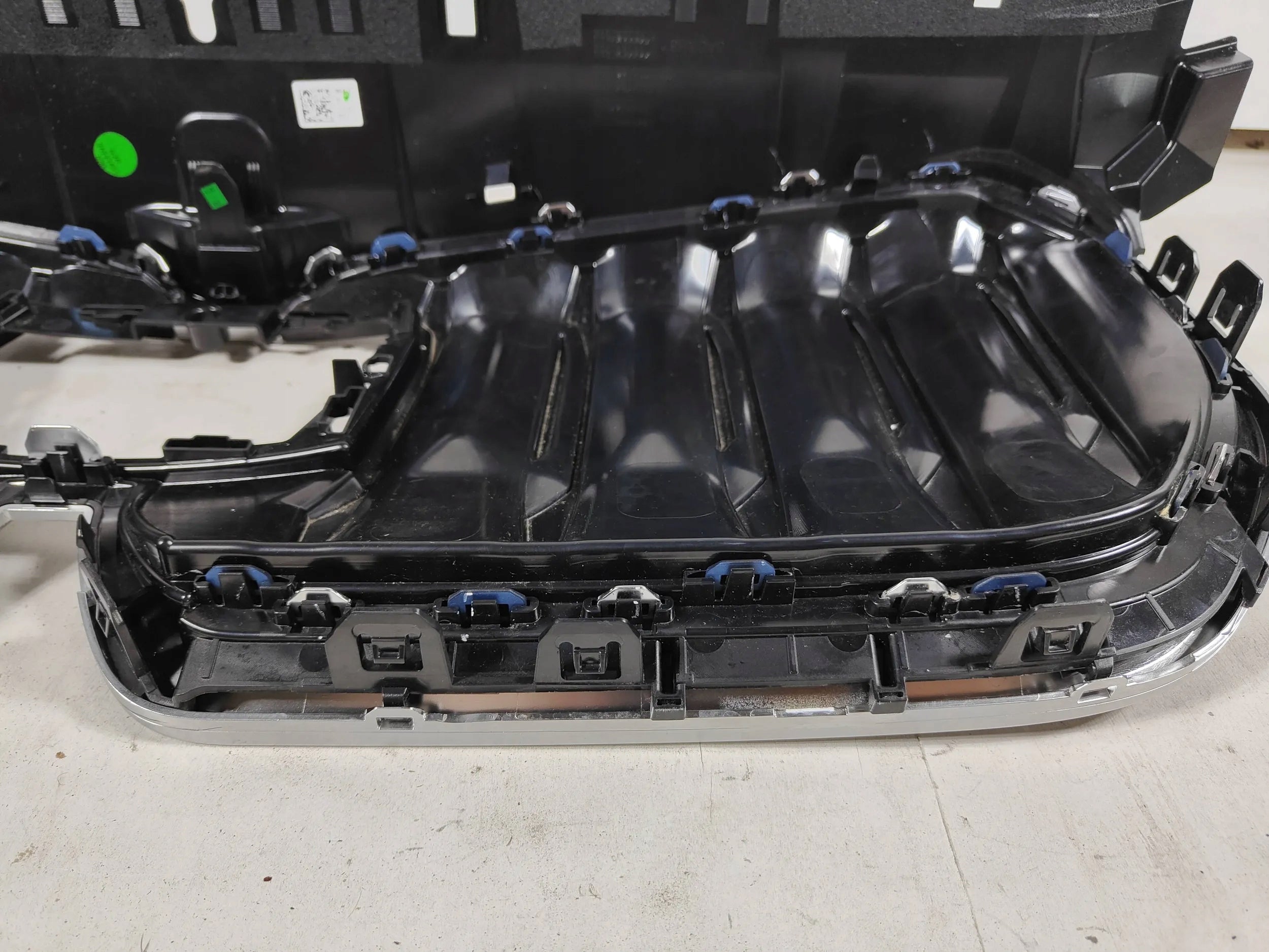 Kühlergrill BMW IX1 U11 FRONTGRILL 9880307 Kühlergitter