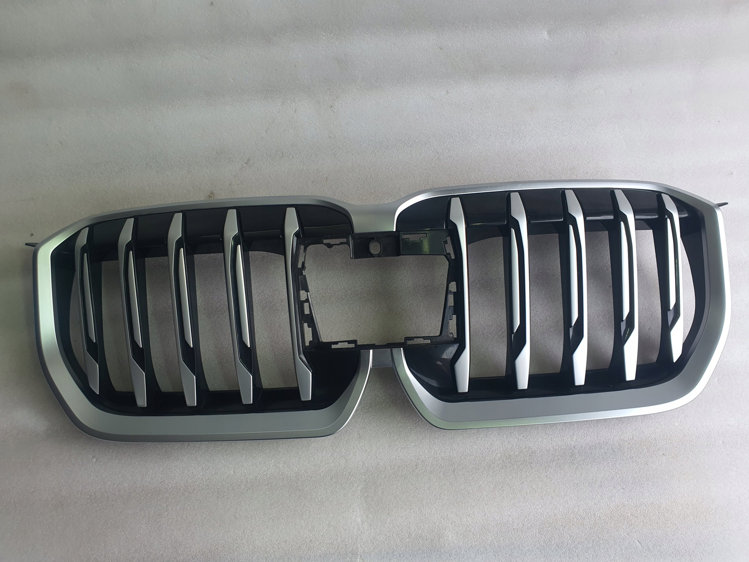 Kühlergrill BMW X1 U11 IX1 FRONTGRILL 1122988 Kühlergitter