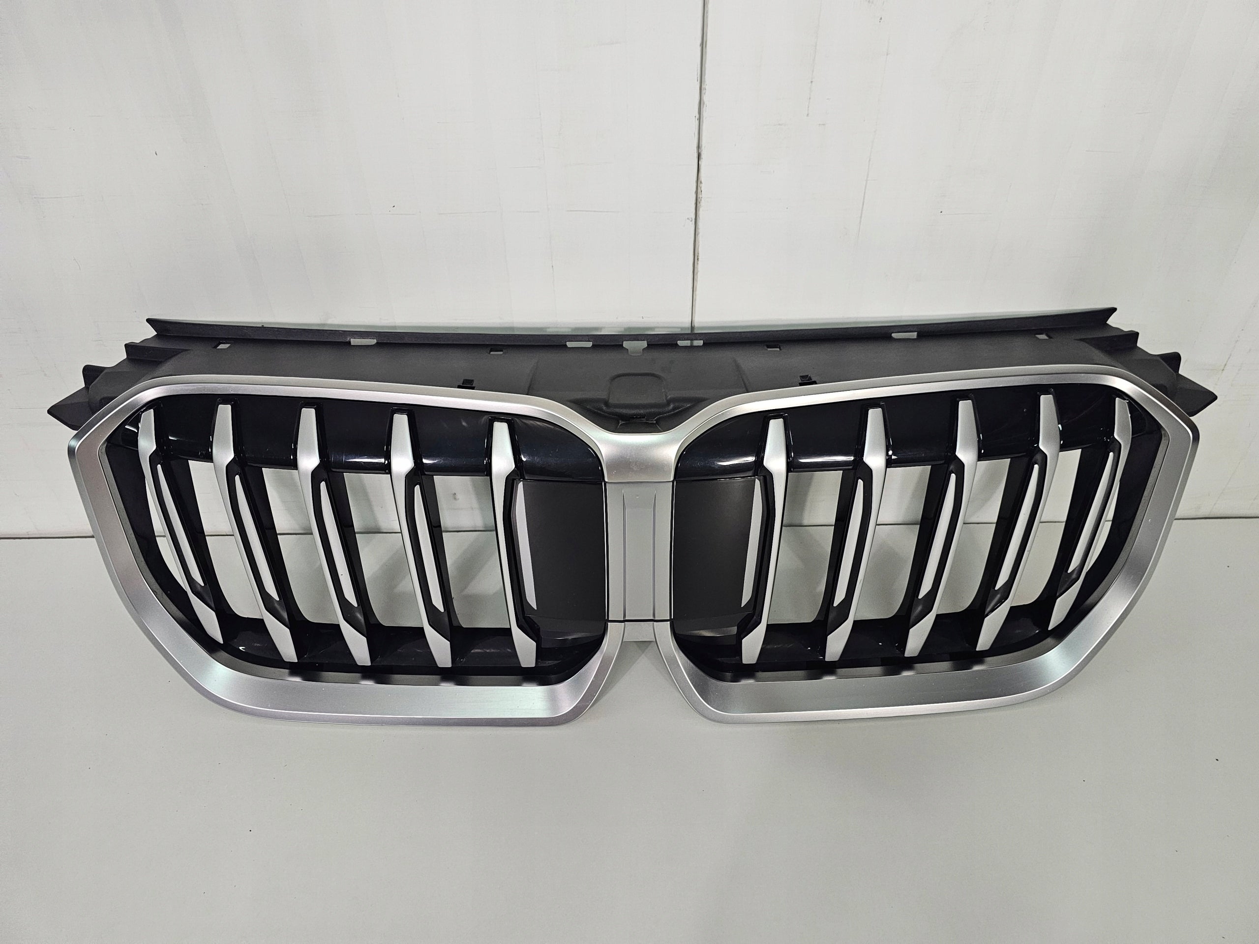 Kühlergrill BMW IX1 U11 FRONTGRILL 1098803 Kühlergitter