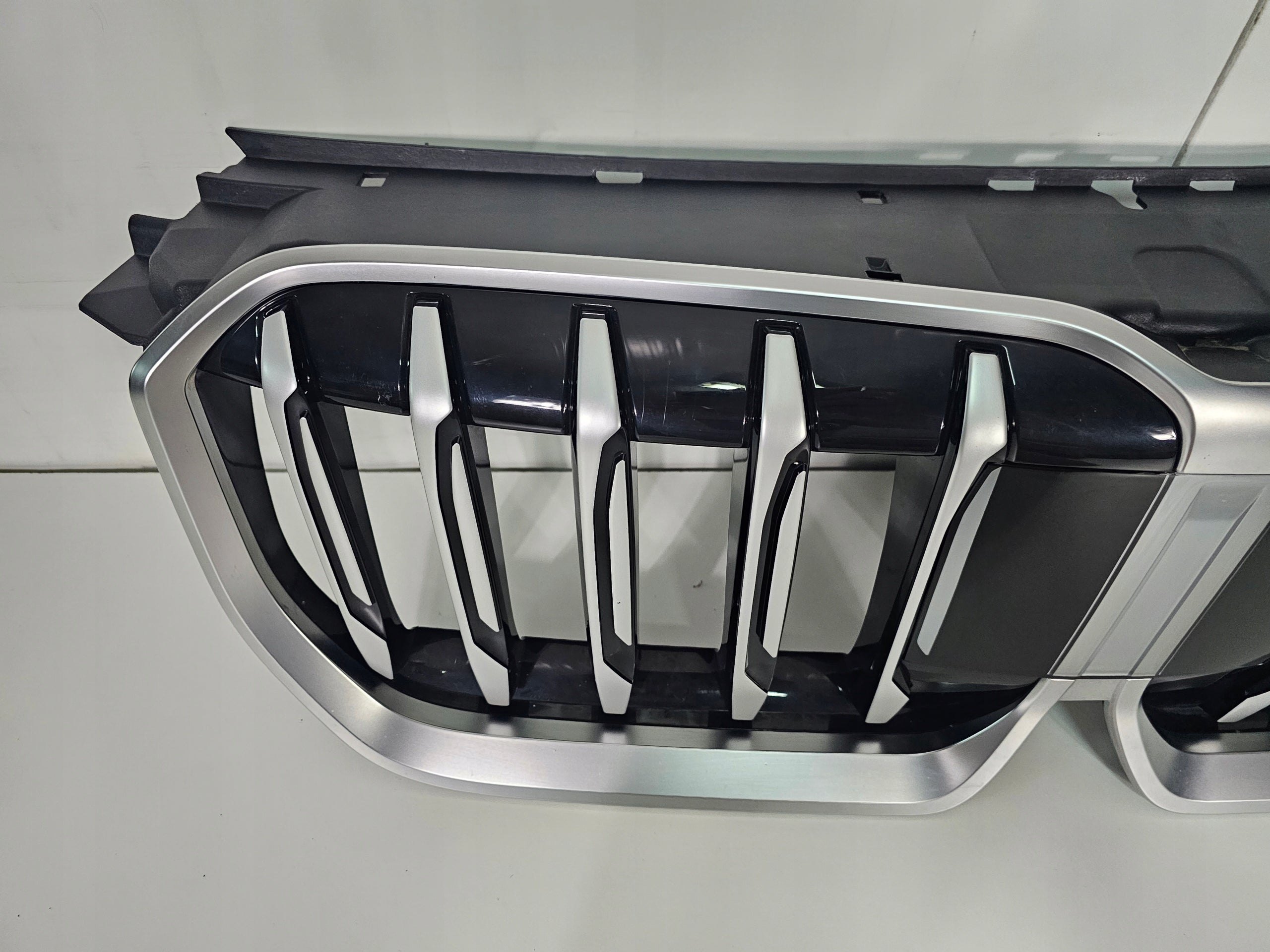 Kühlergrill BMW IX1 U11 FRONTGRILL 1098803 Kühlergitter