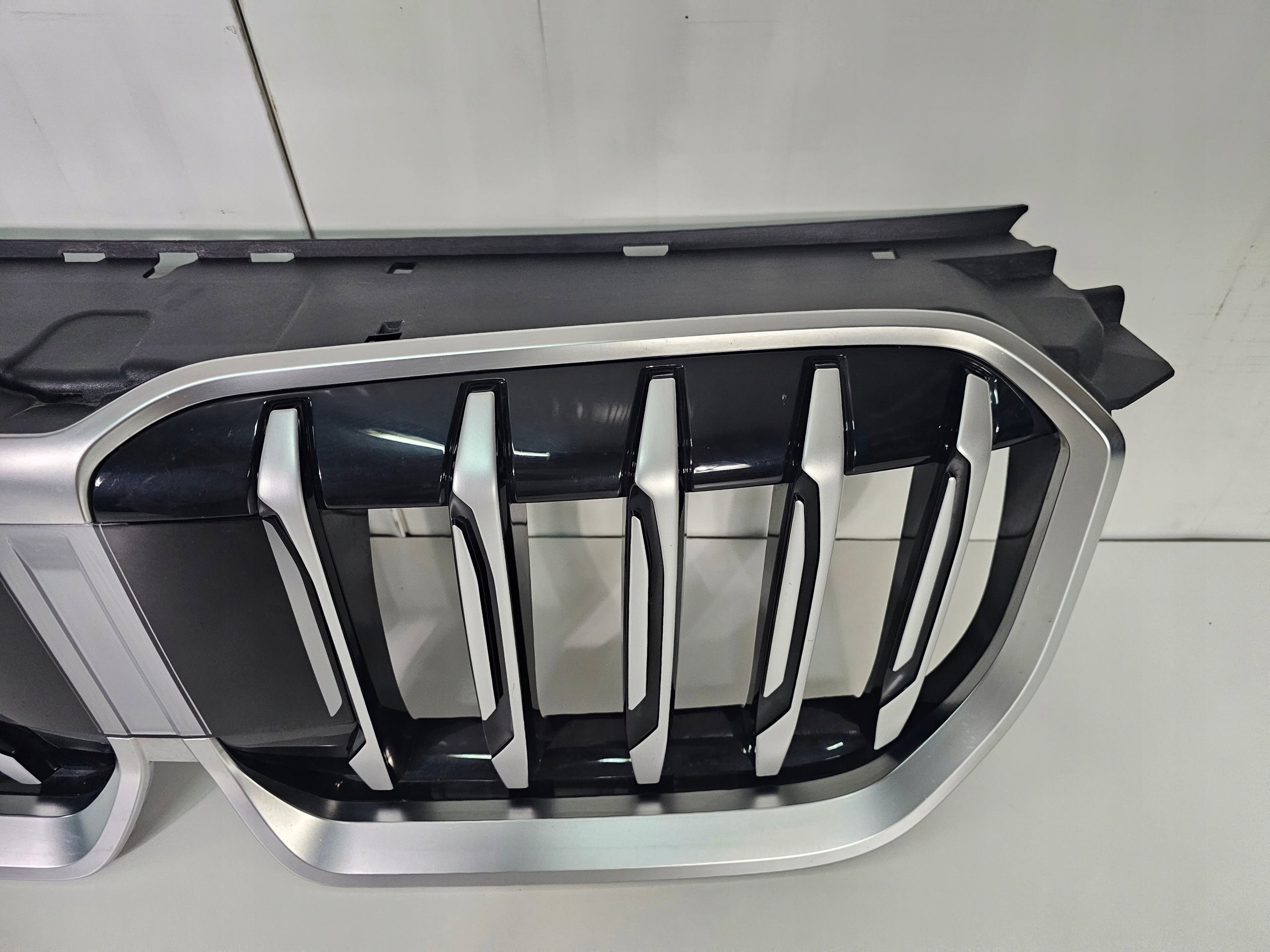 Kühlergrill BMW IX1 U11 FRONTGRILL 1098803 Kühlergitter