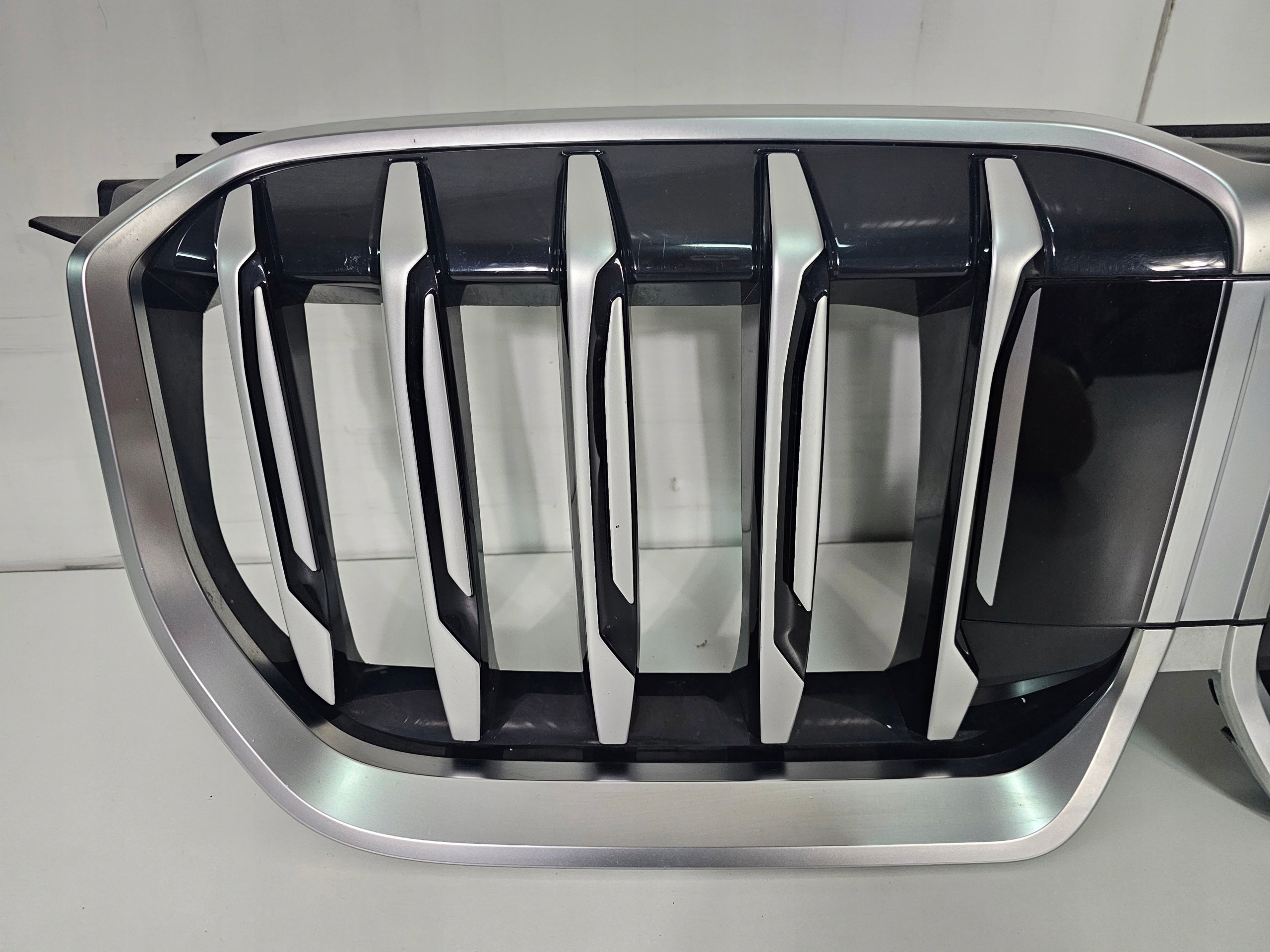 Kühlergrill BMW IX1 U11 FRONTGRILL 1098803 Kühlergitter