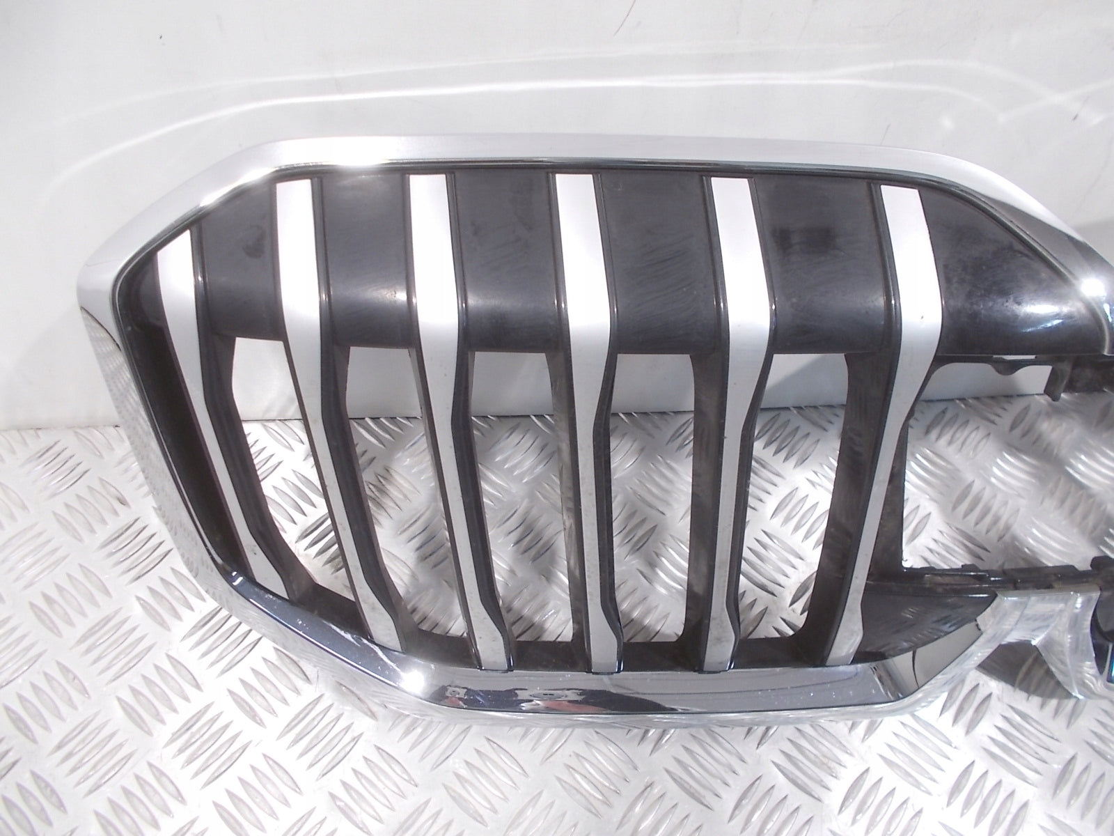 Kühlergrill BMW U06 FRONTGRILL 8737180 Kühlergitter