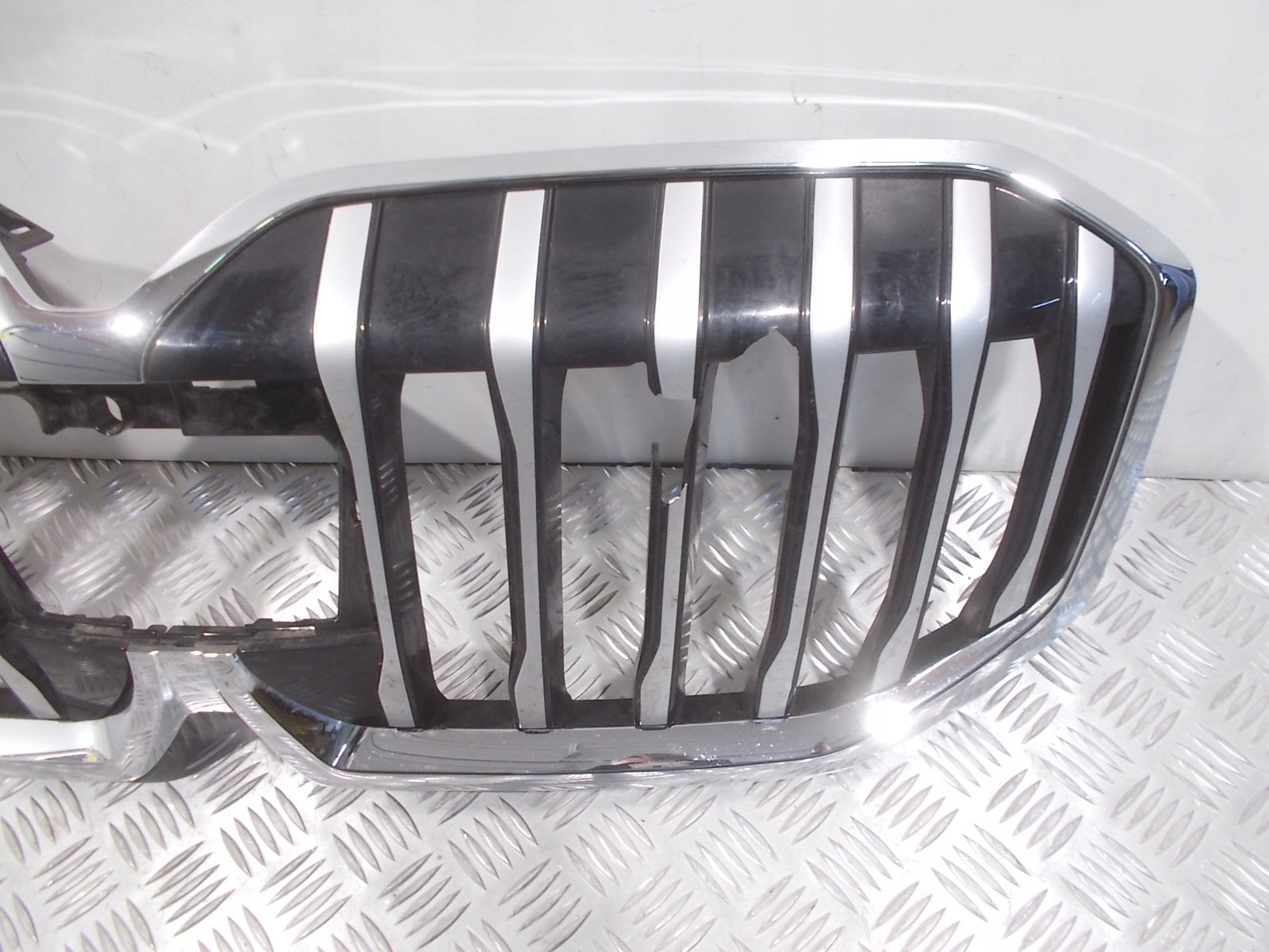 Kühlergrill BMW U06 FRONTGRILL 8737180 Kühlergitter