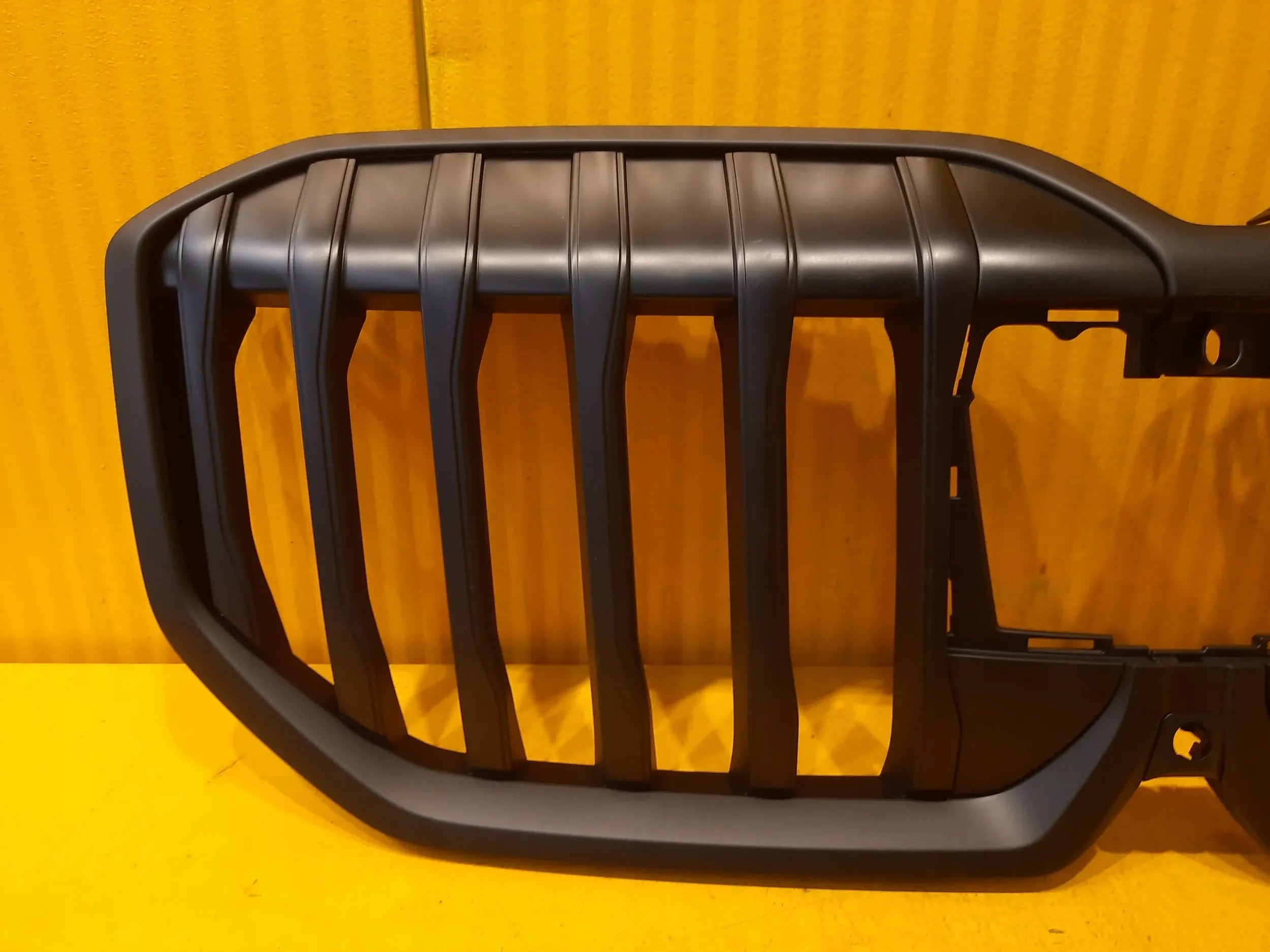 Kühlergrill BMW U06 FRONTGRILL 9882243 Kühlergitter