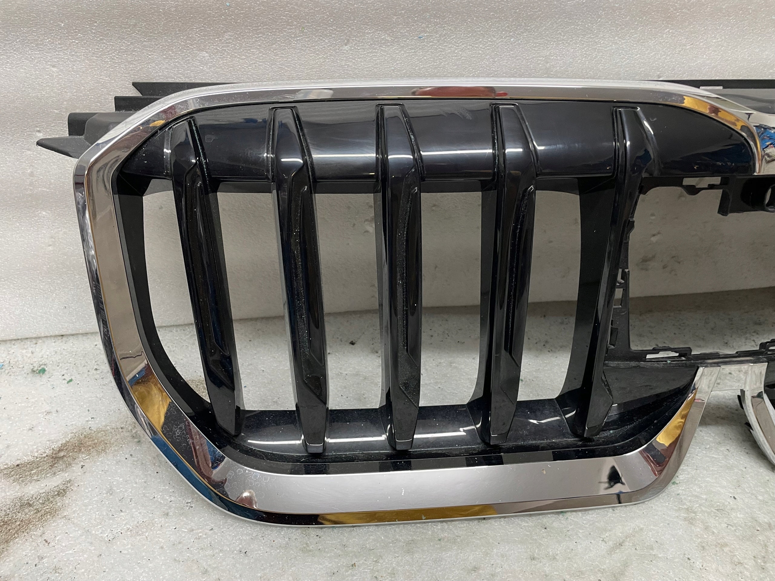 Kühlergrill BMW X1 U11 FRONTGRILL 1118517 Kühlergitter