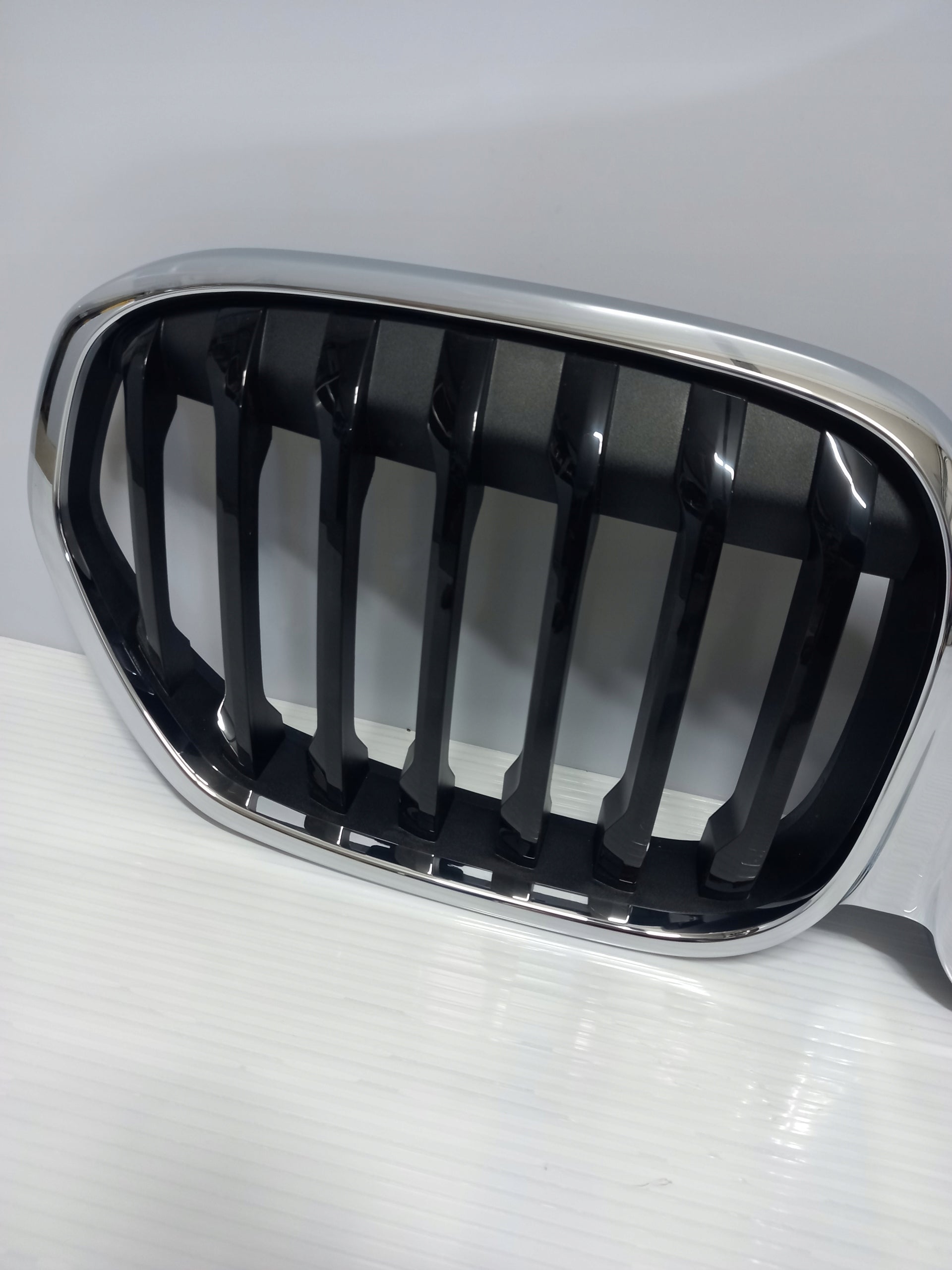 Kühlergrill BMW X1 F48 FRONTGRILL 5113849 Kühlergitter