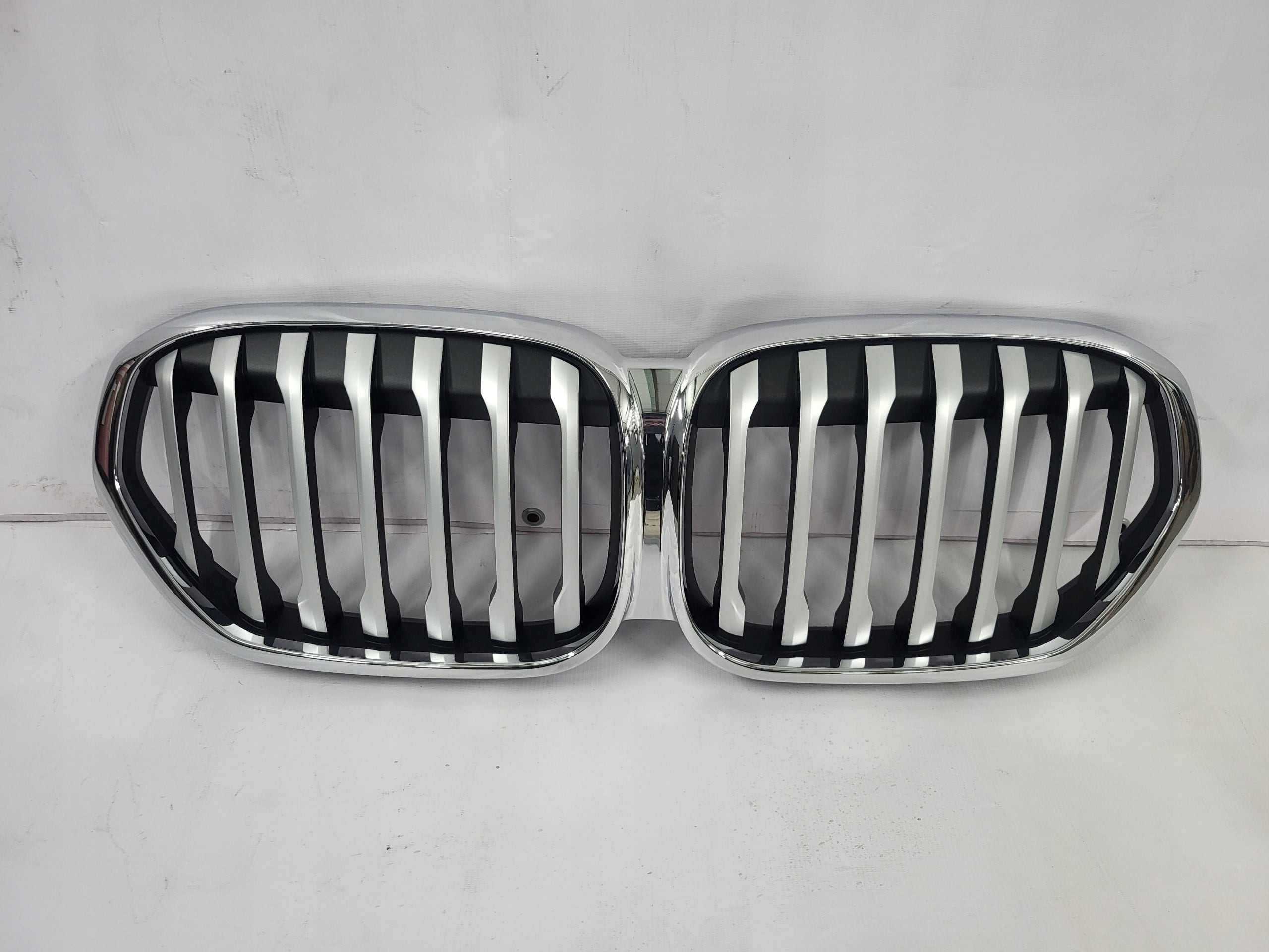 Kühlergrill BMW X1 F48 FRONTGRILL 8493450 Kühlergitter