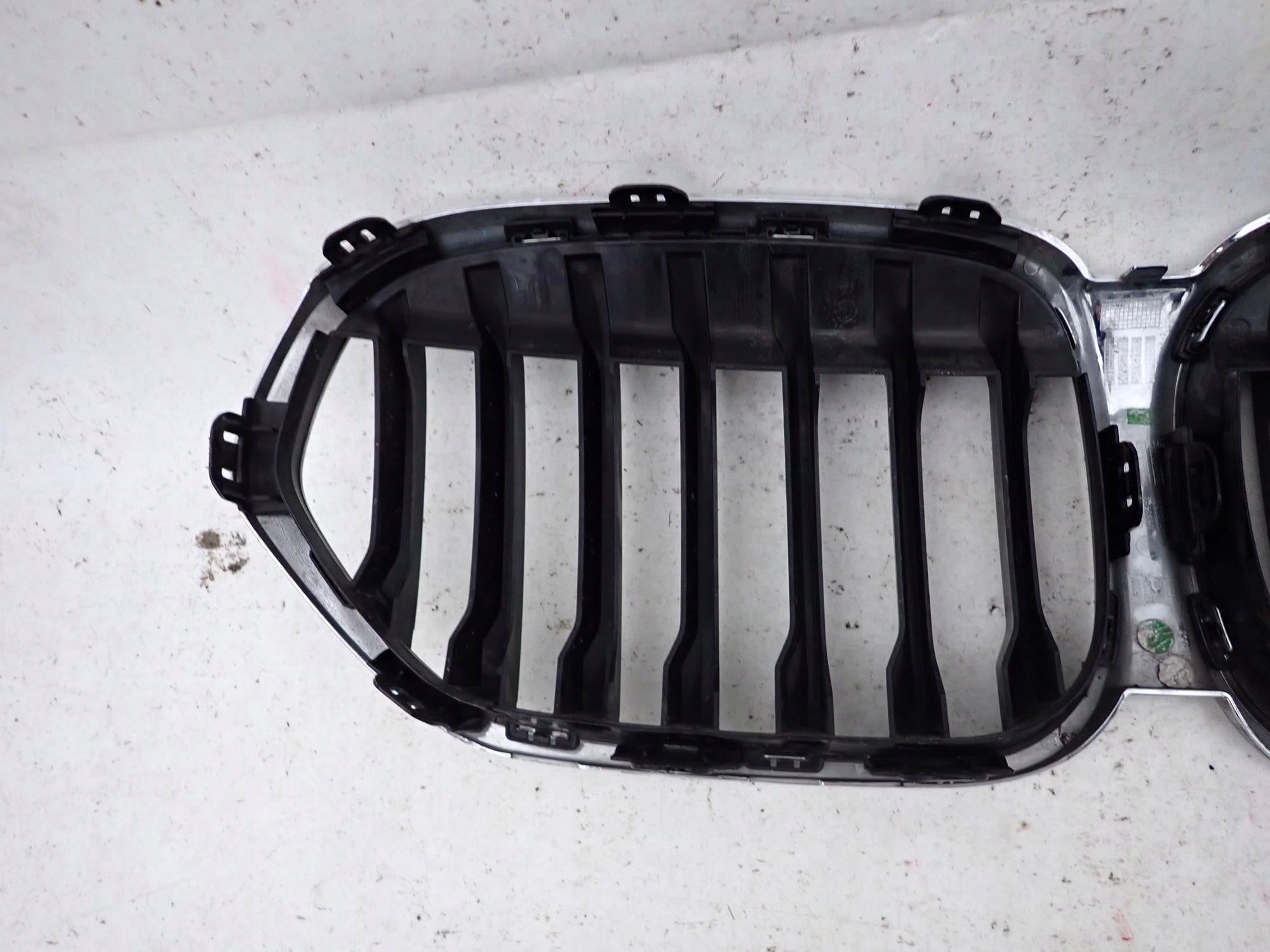 Kühlergrill BMW X1 F48 FRONTGRILL 8493451 Kühlergitter