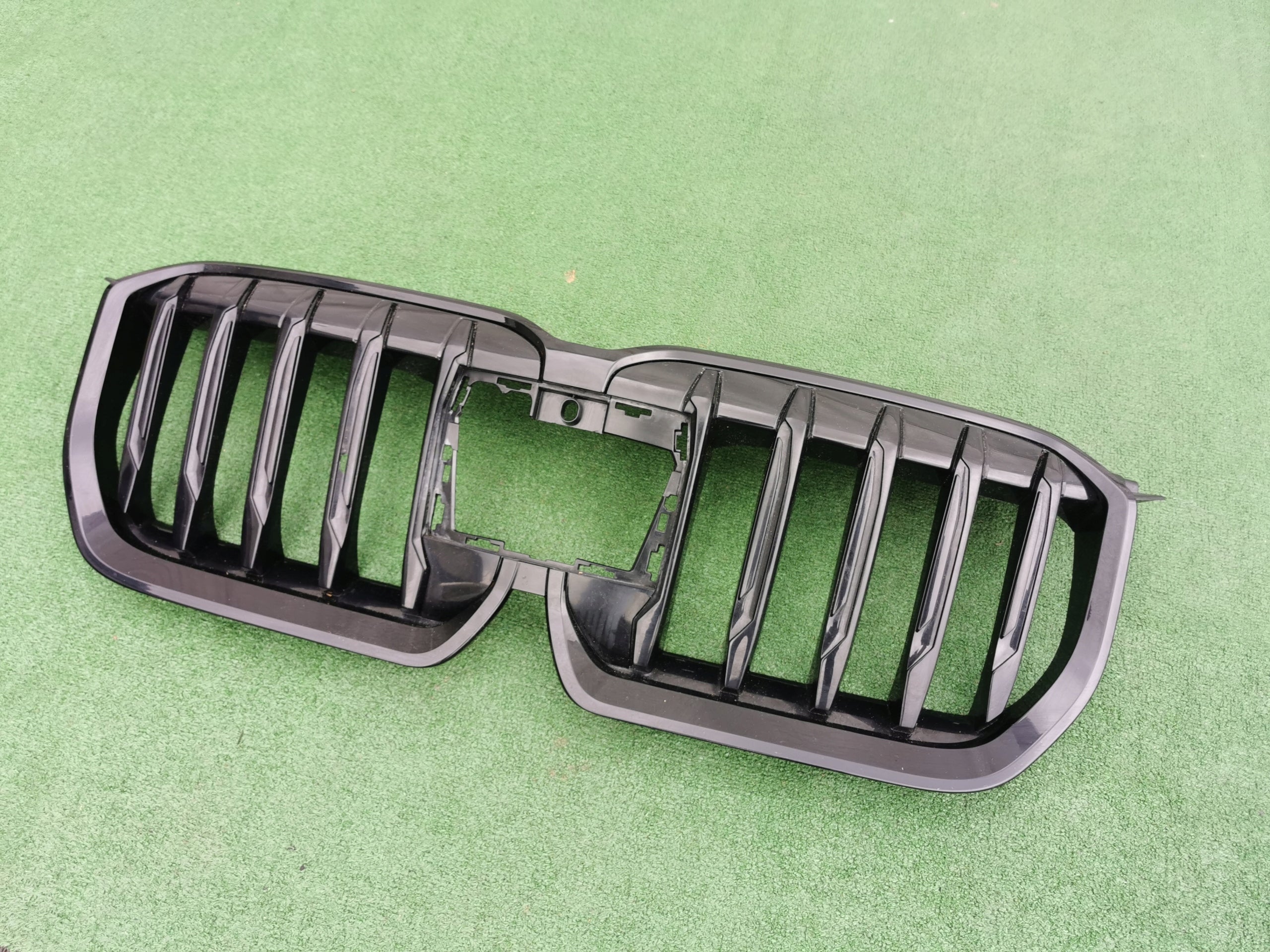 Kühlergrill BMW X1 U11 FRONTGRILL 1122988 Kühlergitter