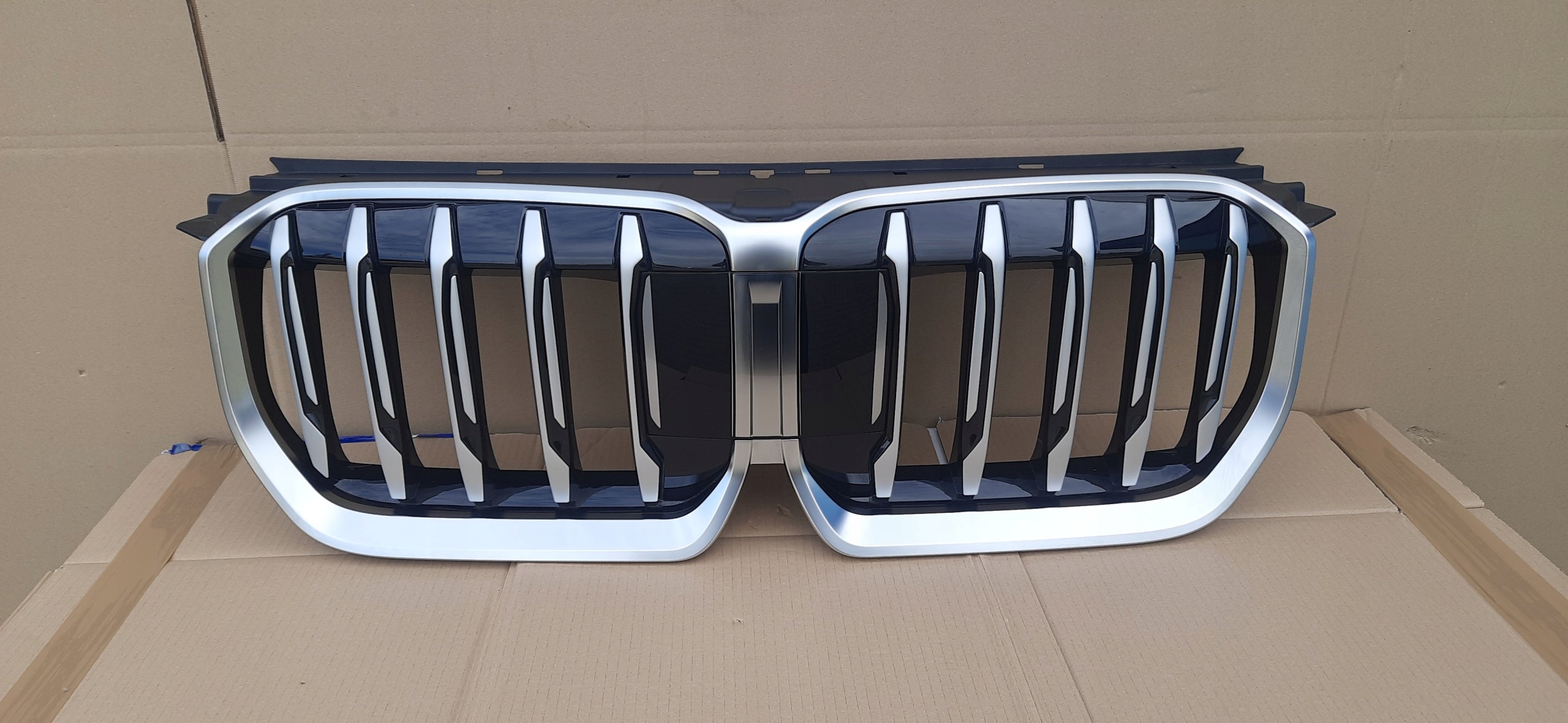 Kühlergrill BMW X1 U11 FRONTGRILL Kühlergitter