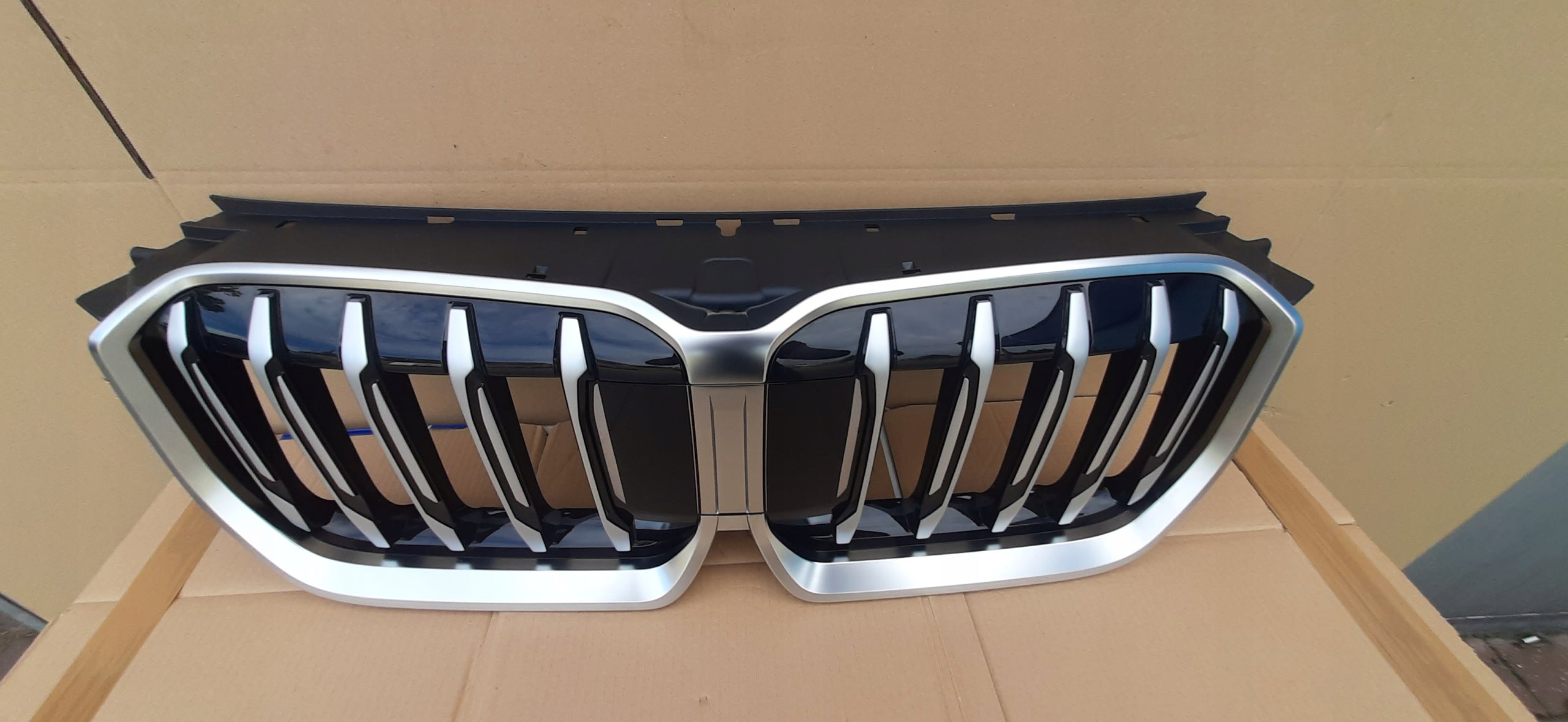 Kühlergrill BMW X1 U11 FRONTGRILL Kühlergitter