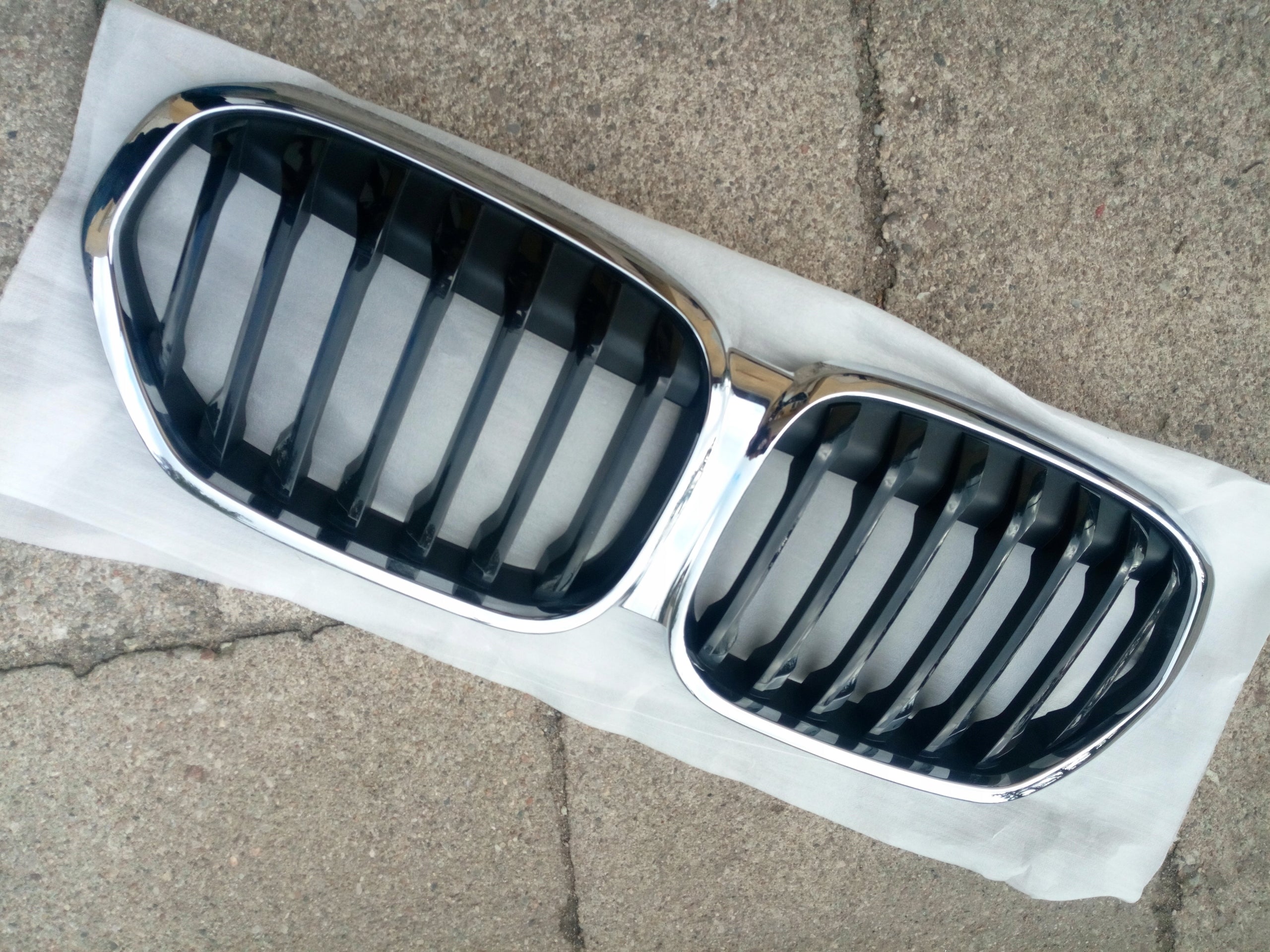  Kühlergrill BMW F48 X1 FRONTGRILL 1318517 Kühlergitter product image