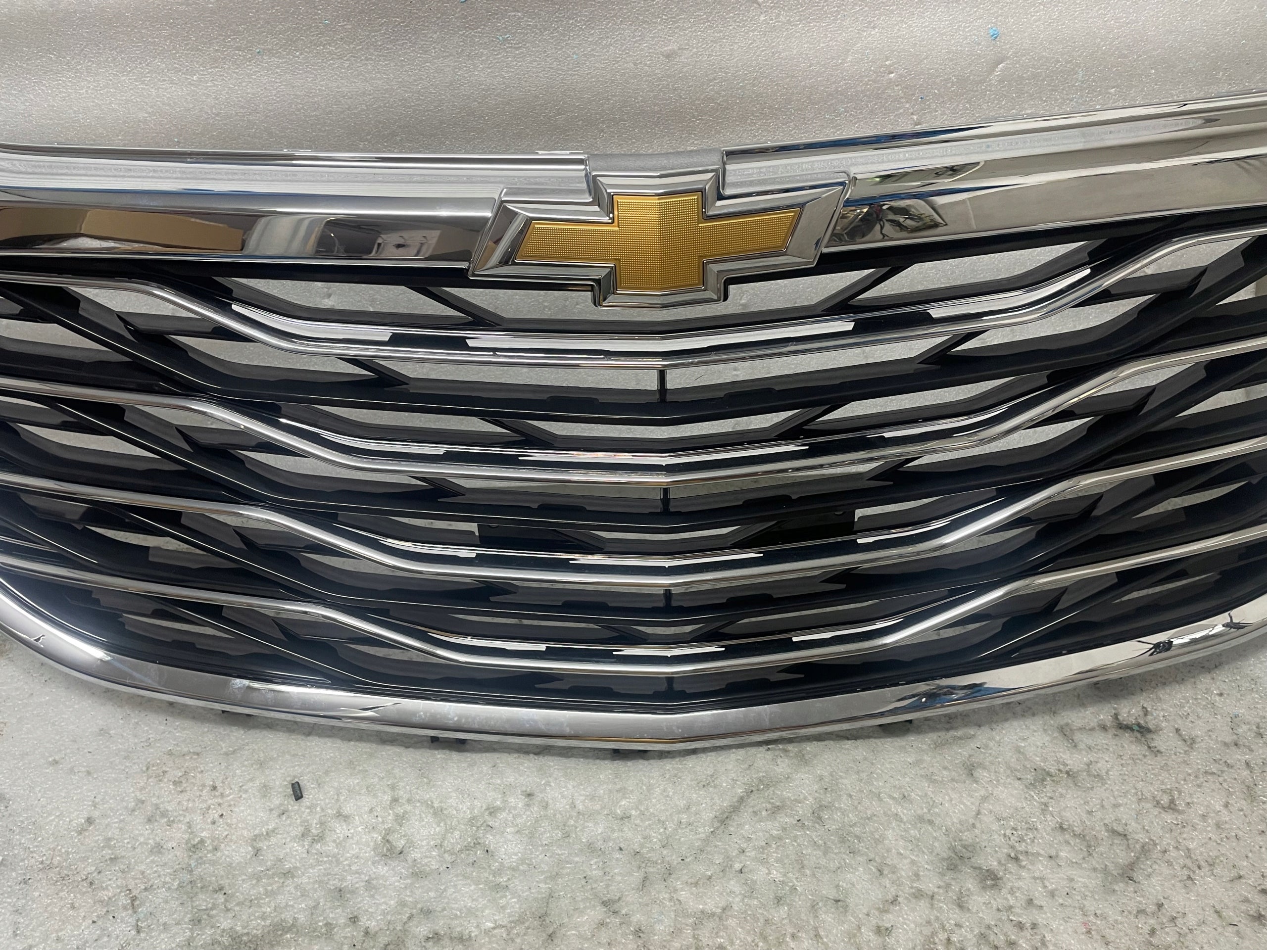 Kühlergrill Chevrolet  FRONTGRILL 16329 Kühlergitter