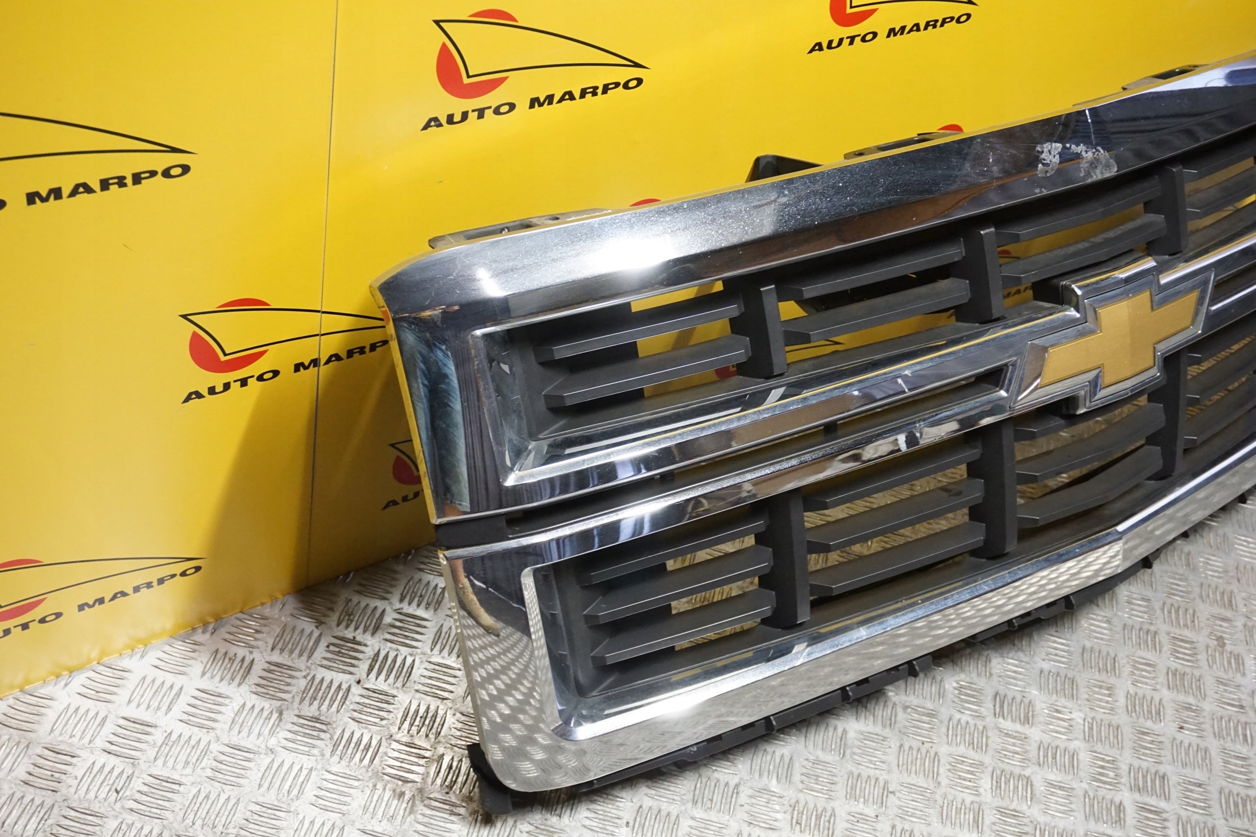 Kühlergrill Chevrolet SILVERADO FRONTGRILL 23432557 Kühlergitter