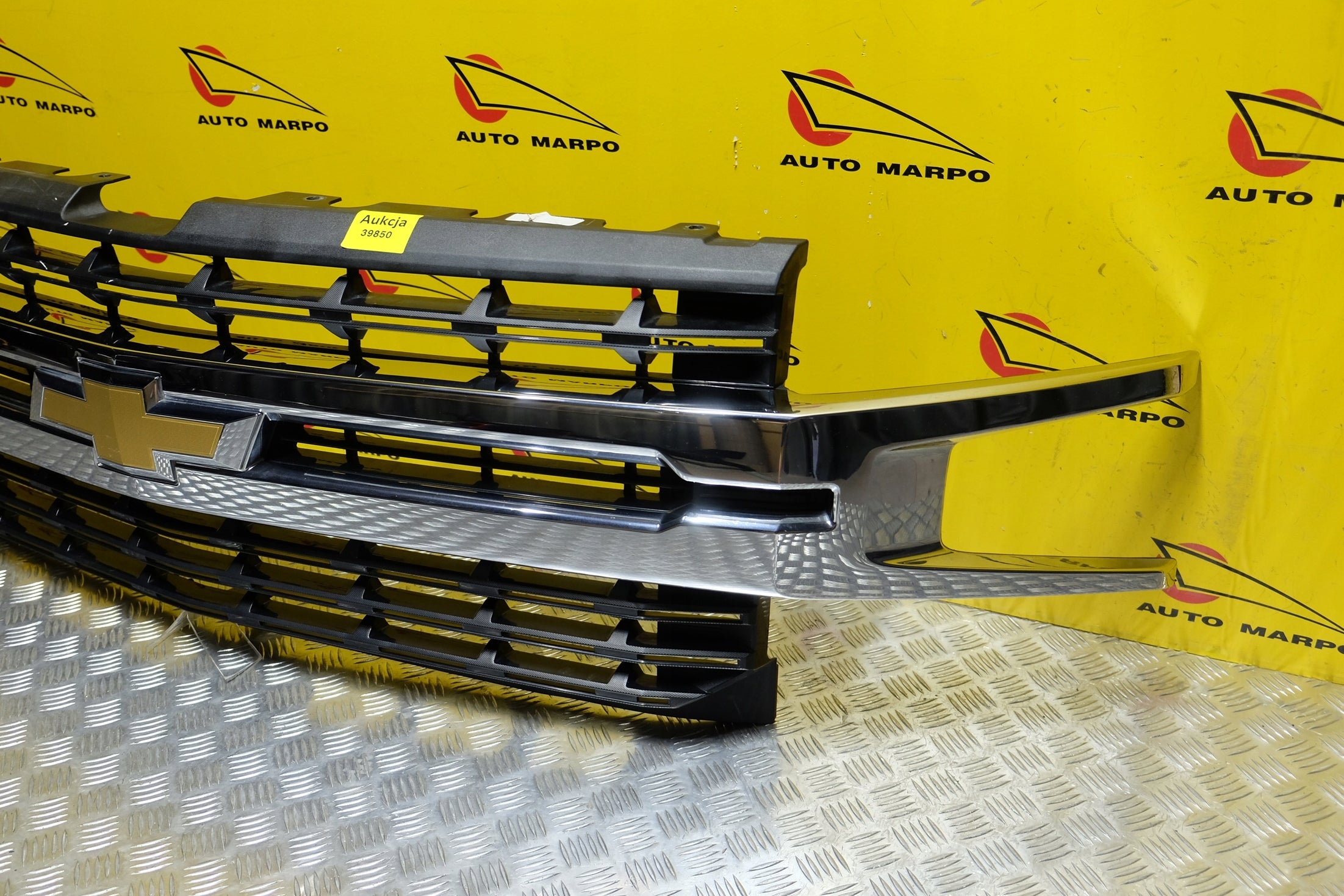 Kühlergrill Chevrolet SILVERADO FRONTGRILL 84128450 Kühlergitter