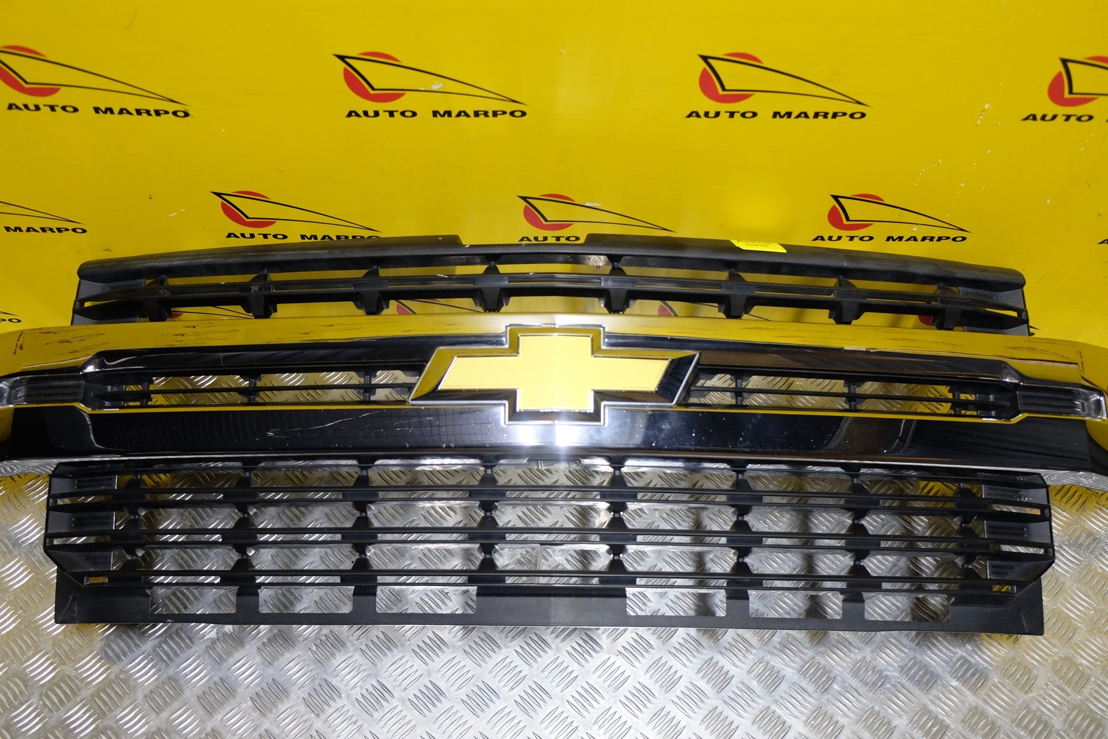 Kühlergrill Chevrolet SILVERADO FRONTGRILL 84128450 Kühlergitter