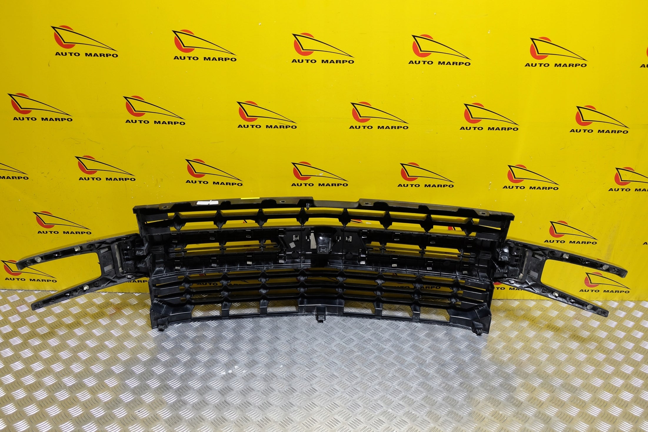 Kühlergrill Chevrolet SILVERADO FRONTGRILL 84128450 Kühlergitter