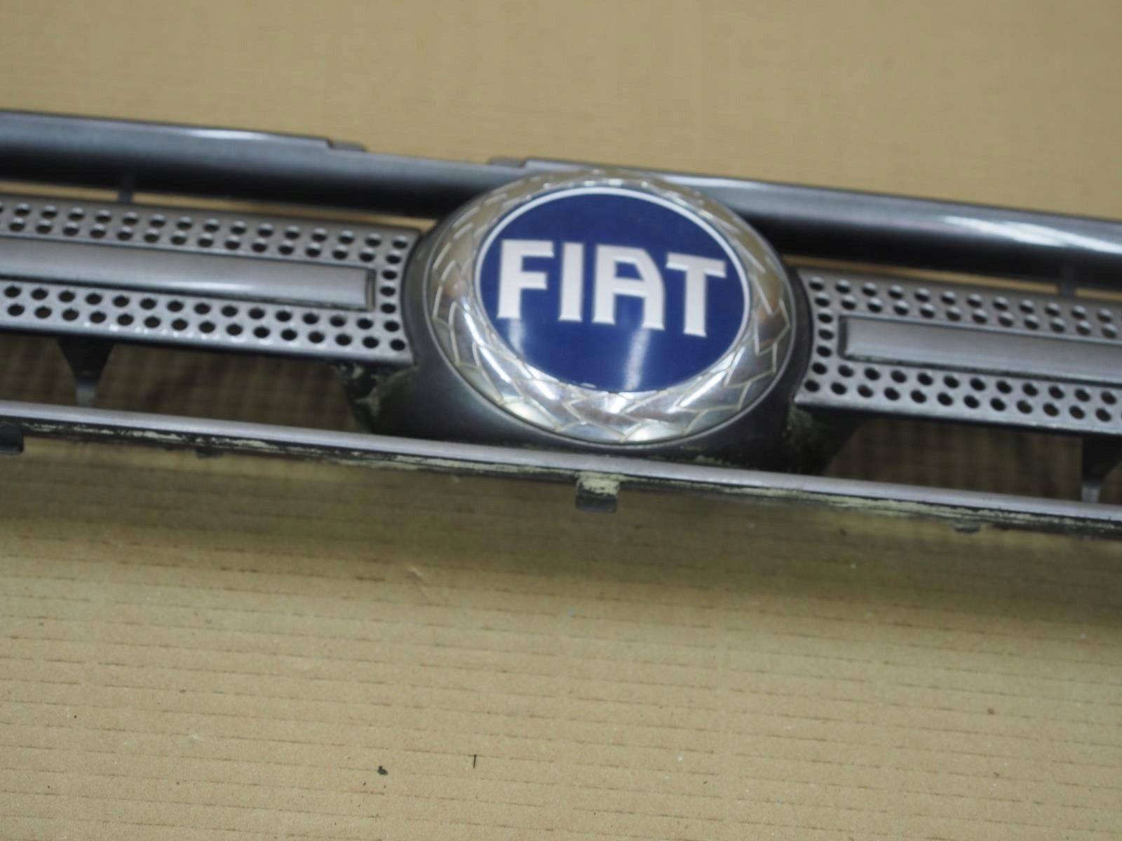 Kühlergrill Fiat STILO FRONTGRILL 92000318 Kühlergitter