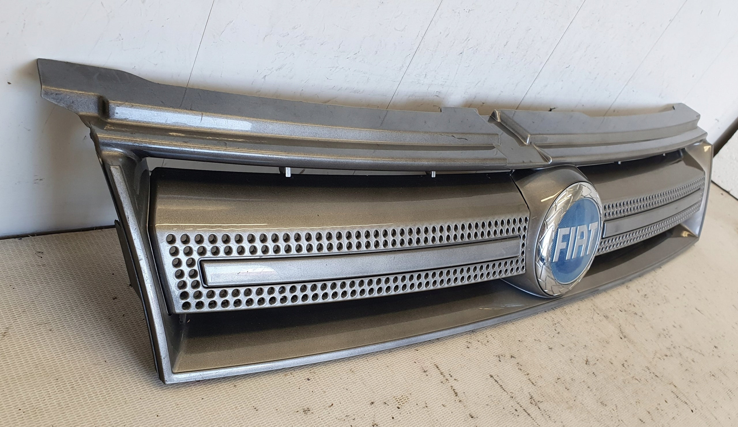 Kühlergrill Fiat STILO FRONTGRILL 92000318 Kühlergitter