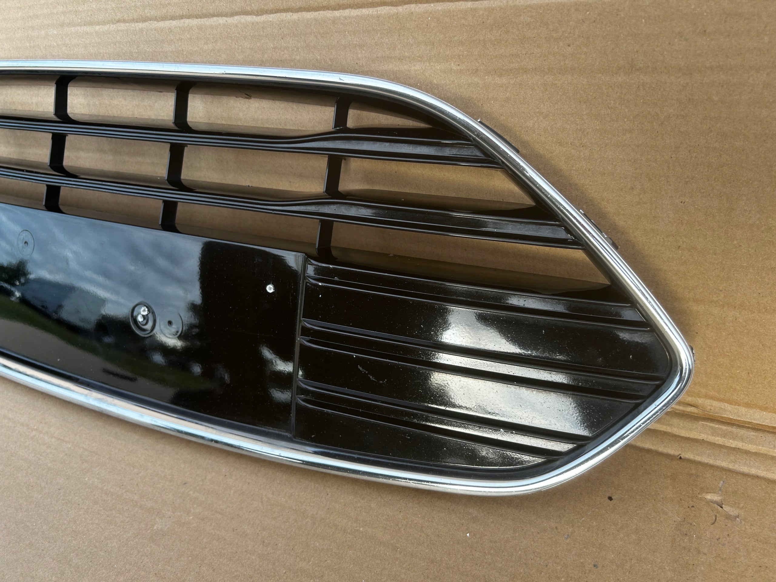 Kühlergrill Ford I 132 FRONTGRILL AV1117B968BO Kühlergitter