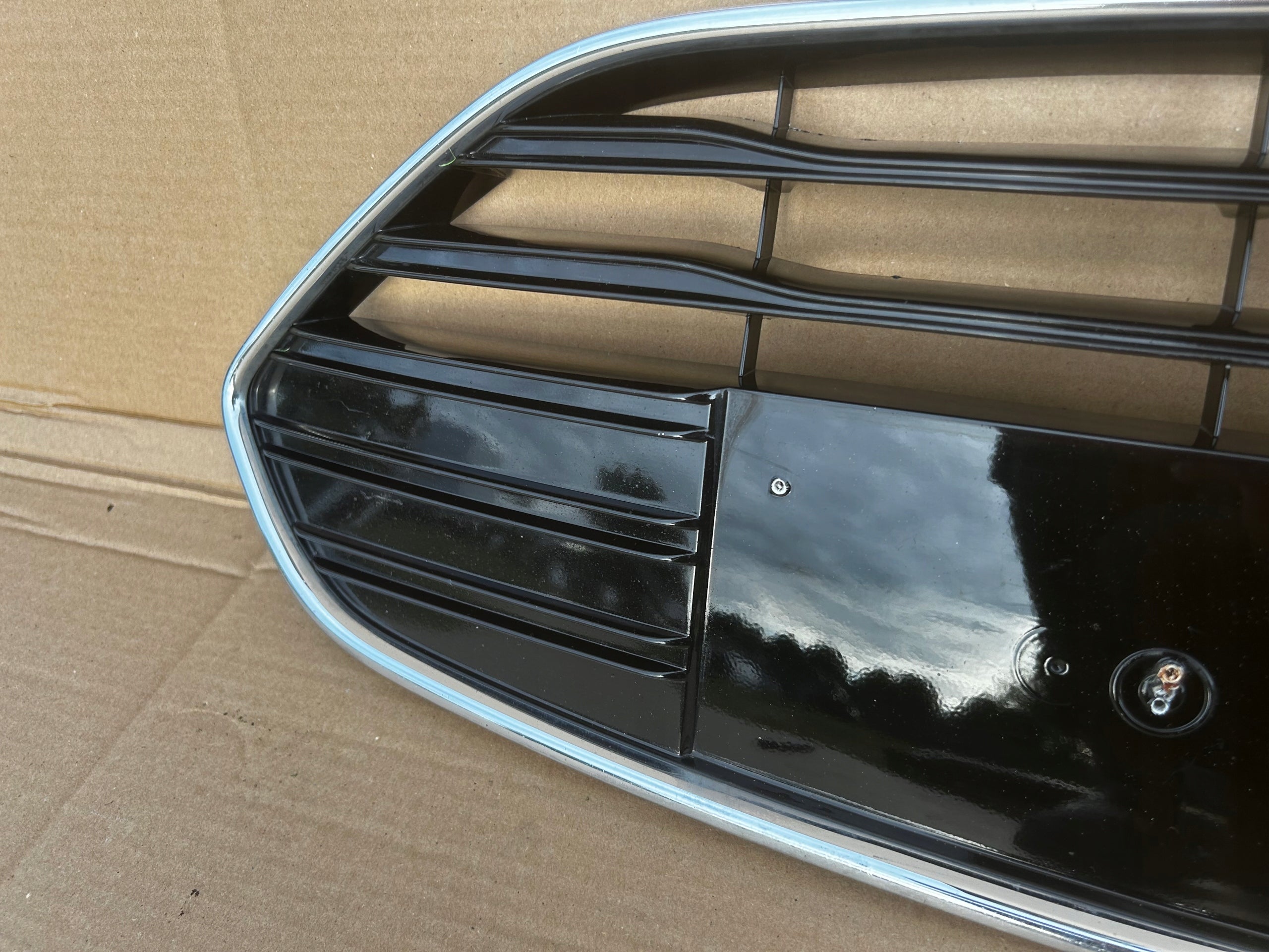 Kühlergrill Ford I 132 FRONTGRILL AV1117B968BO Kühlergitter