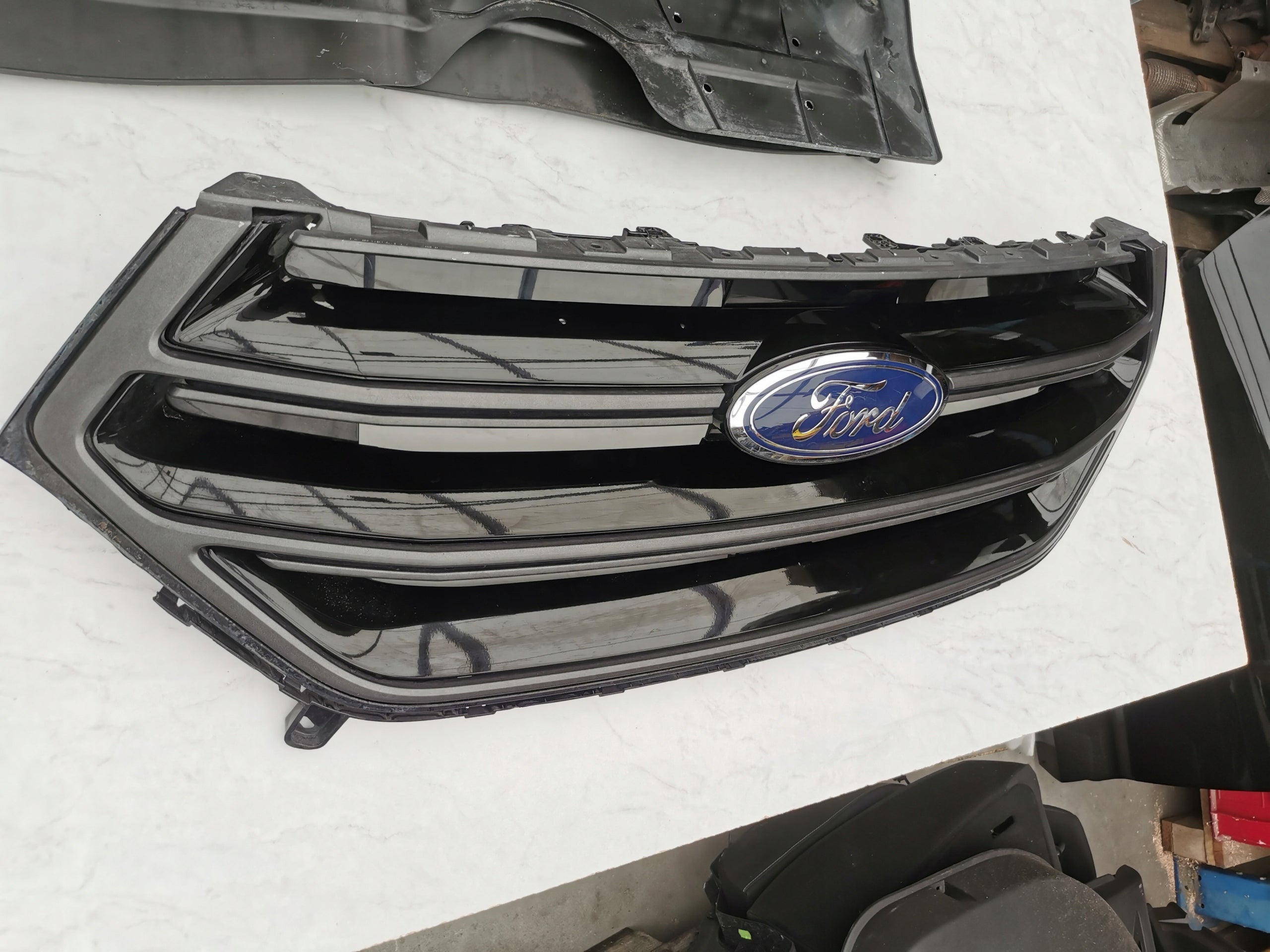 Kühlergrill Ford 2 1 I EDGE 4 FRONTGRILL GT4B8200FT4B Kühlergitter