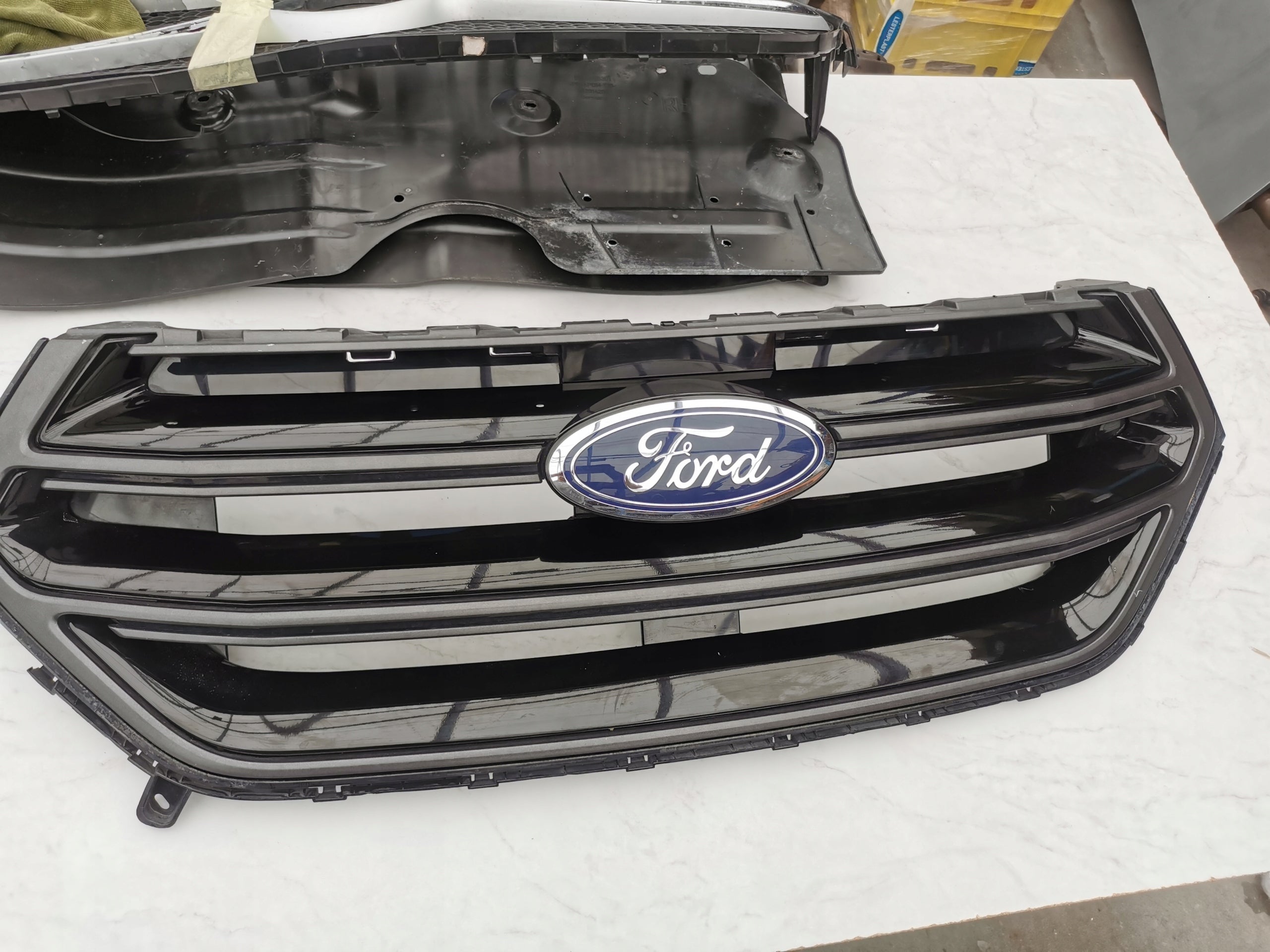 Kühlergrill Ford 2 1 I EDGE 4 FRONTGRILL GT4B8200FT4B Kühlergitter