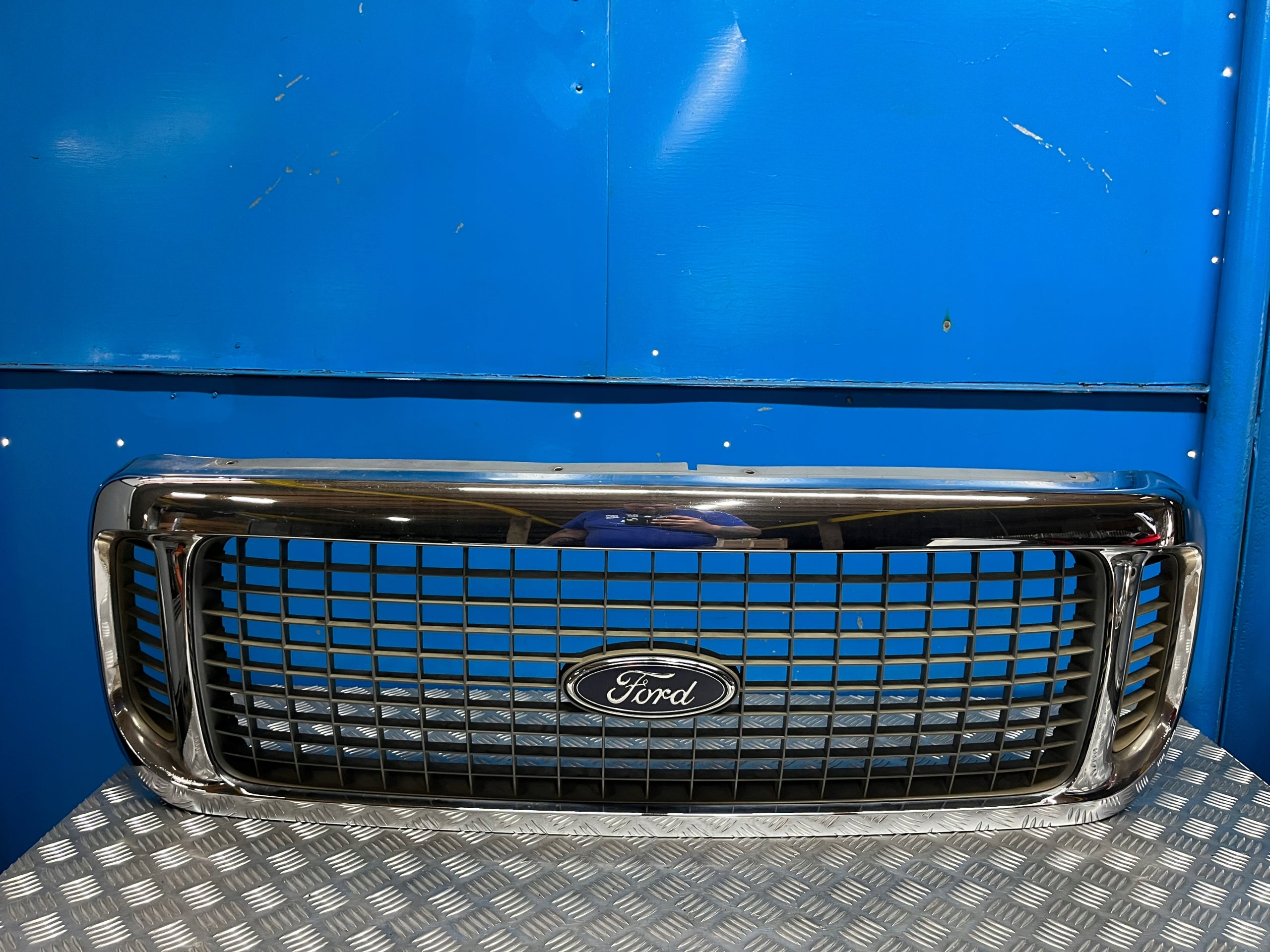  Kühlergrill Ford EXCURSION FRONTGRILL C7458200AAW Kühlergitter product image