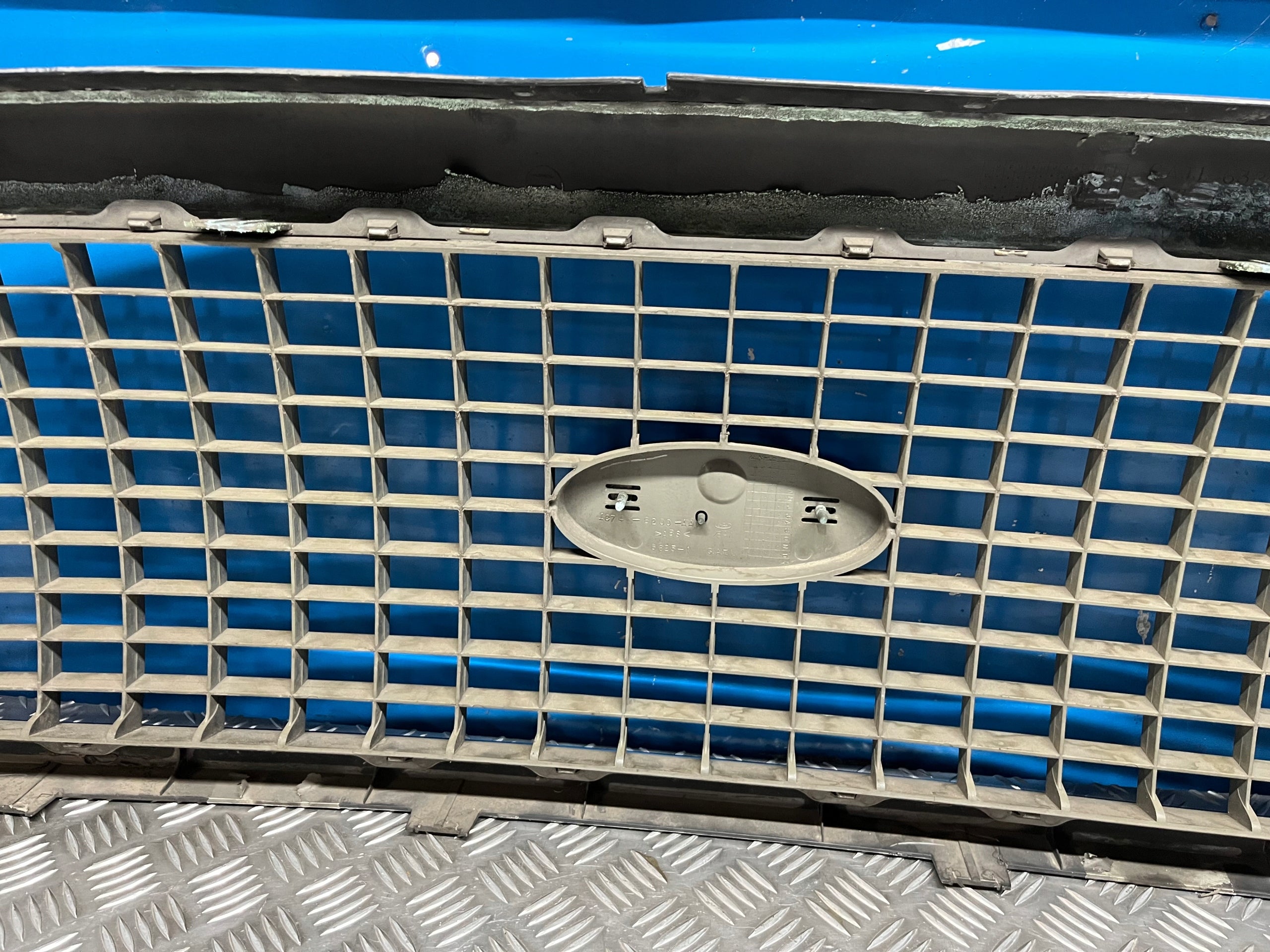 Kühlergrill Ford EXCURSION FRONTGRILL C7458200AAW Kühlergitter