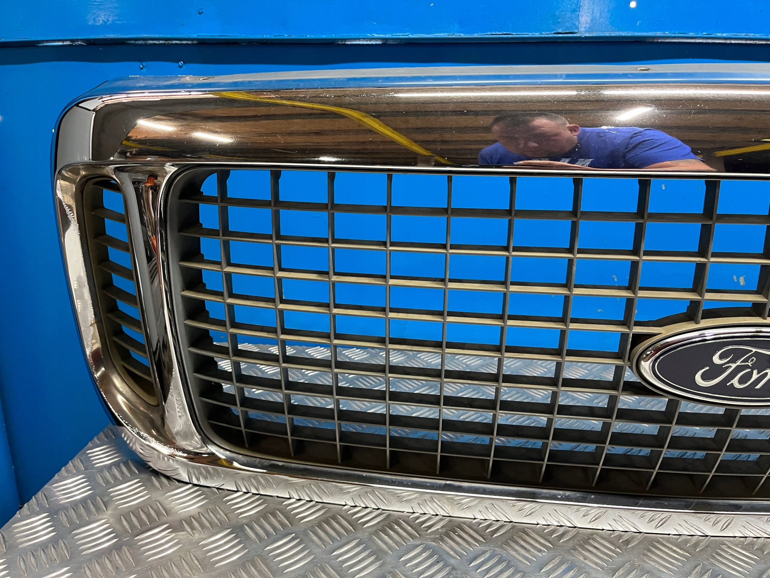 Kühlergrill Ford EXCURSION FRONTGRILL C7458200AAW Kühlergitter