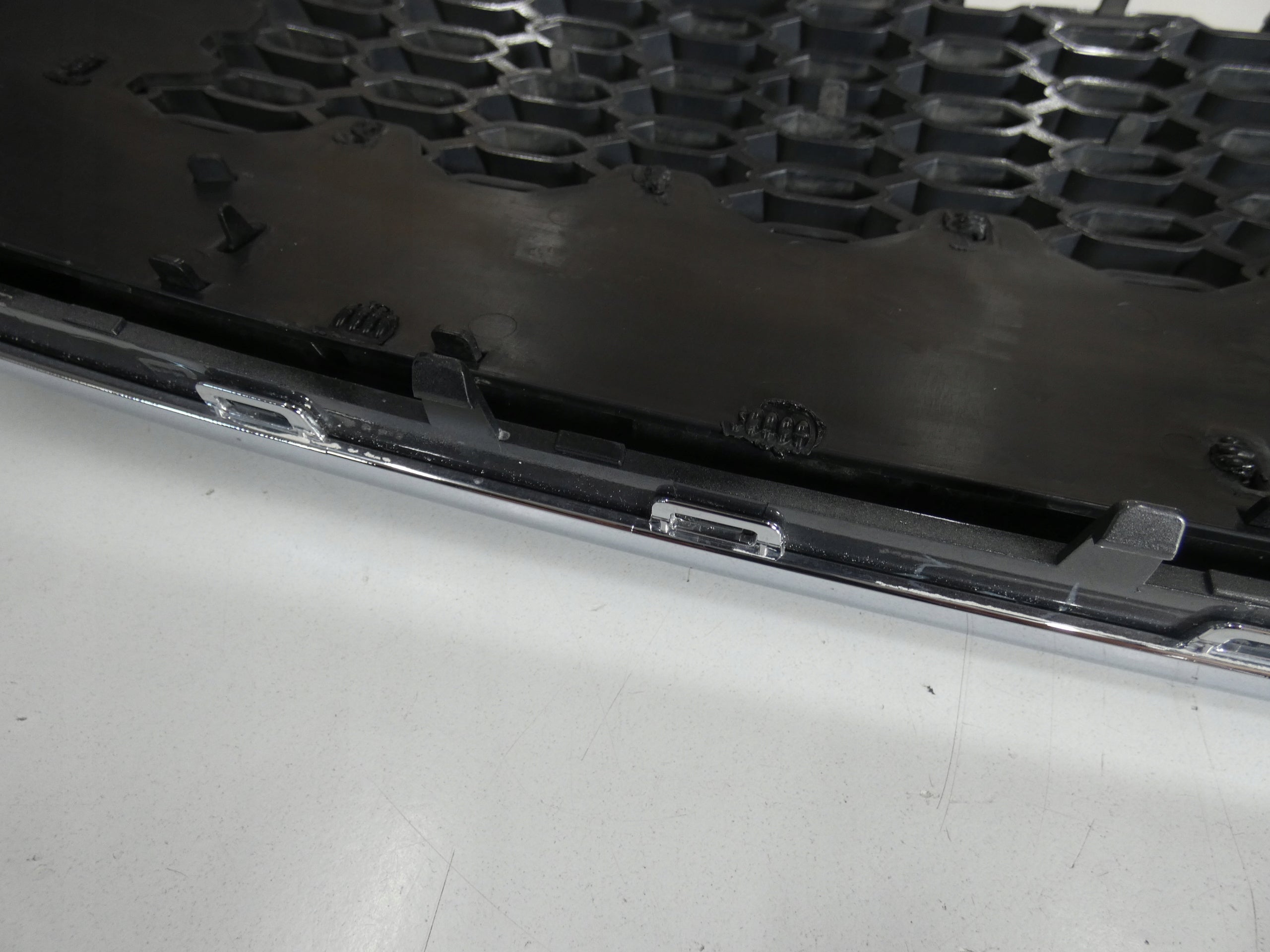 Kühlergrill Ford KA PLUS I 1 FRONTGRILL BB7081DJ7BB7 Kühlergitter