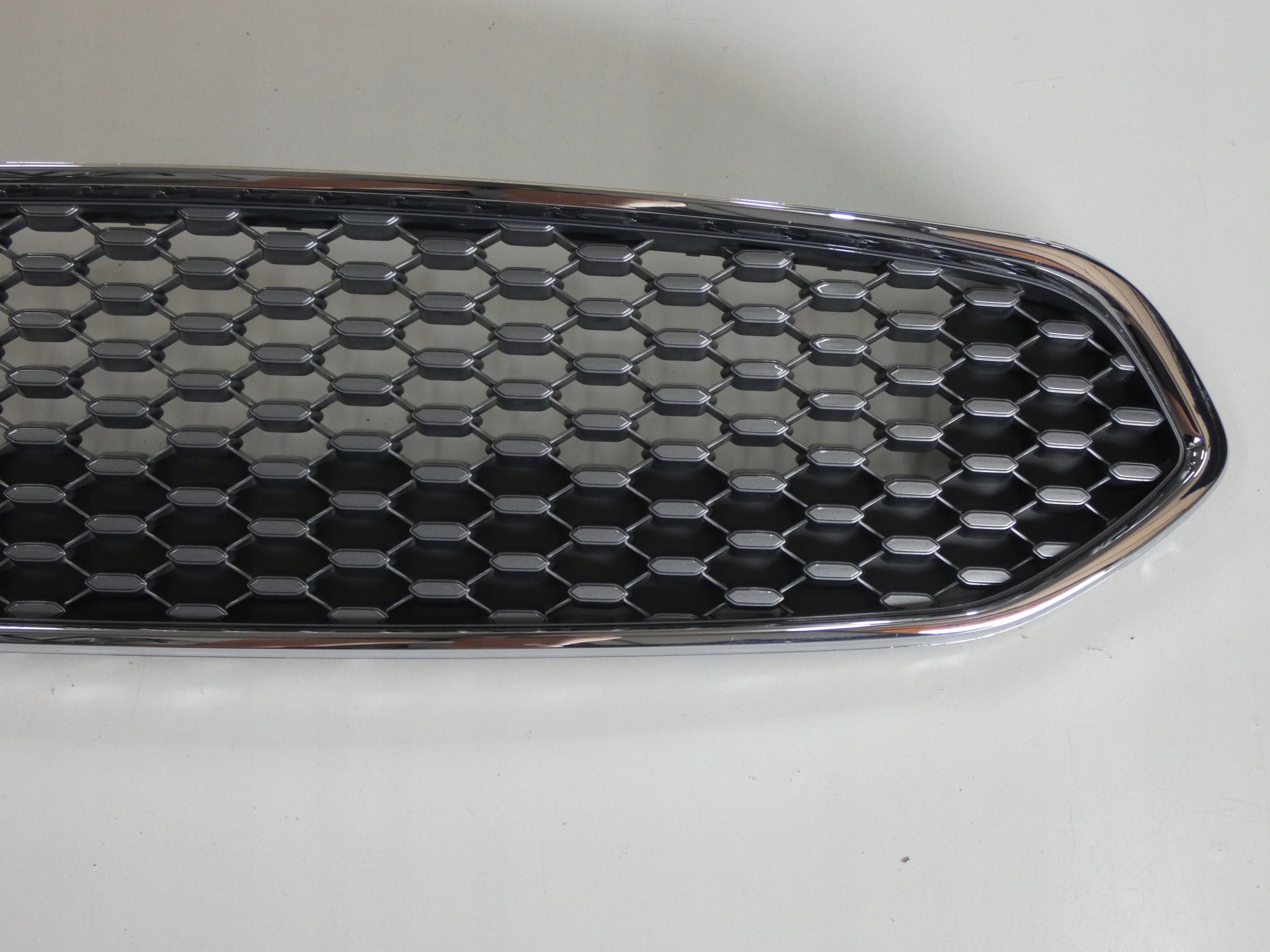 Kühlergrill Ford KA PLUS I 1 FRONTGRILL BB7081DJ7BB7 Kühlergitter