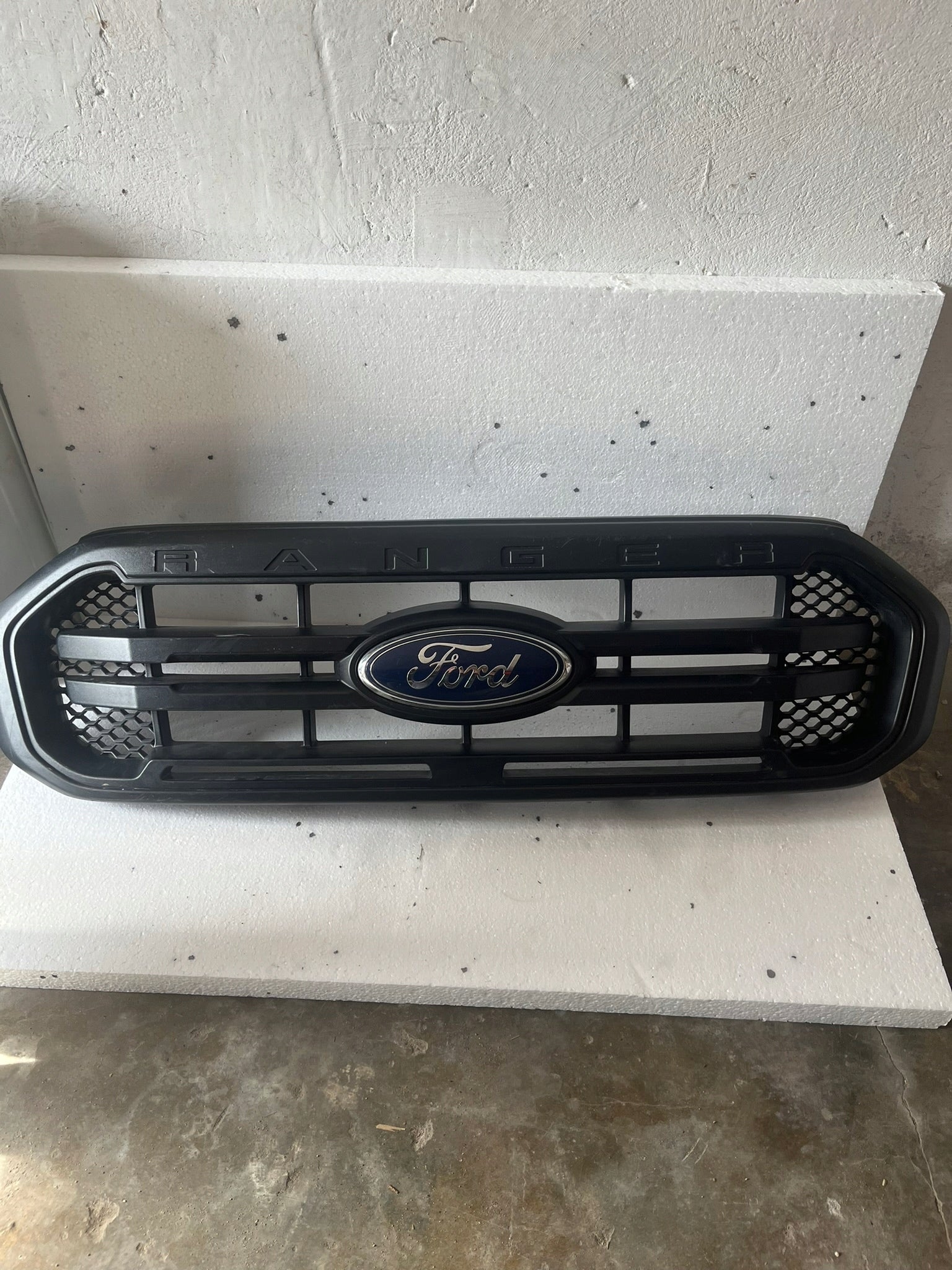  Grille Ford 3 FRONTGRILL JB3B8350DB Radiator grille  product image