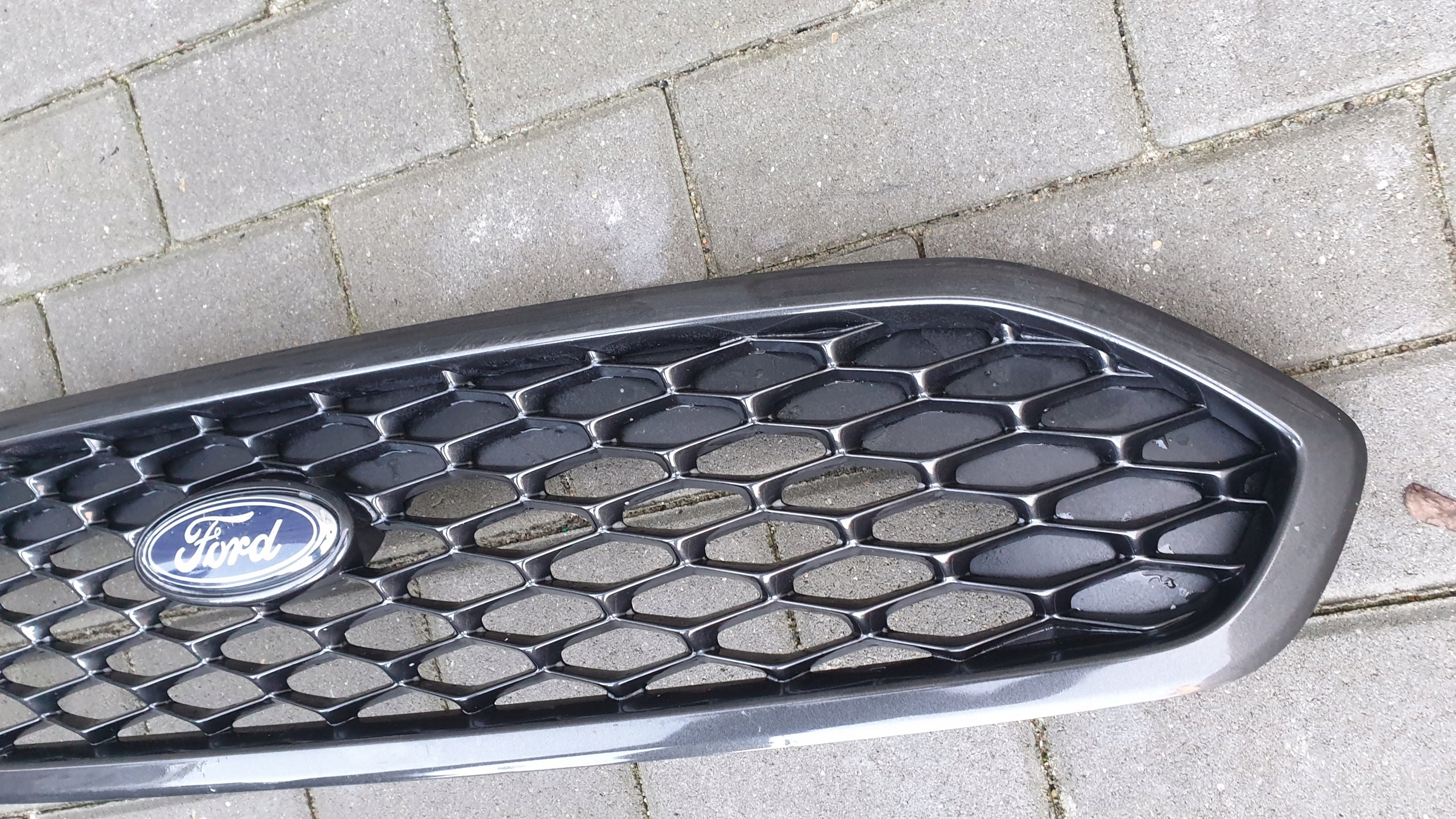 Kühlergrill Ford KA PLUS IV FRONTGRILL Kühlergitter