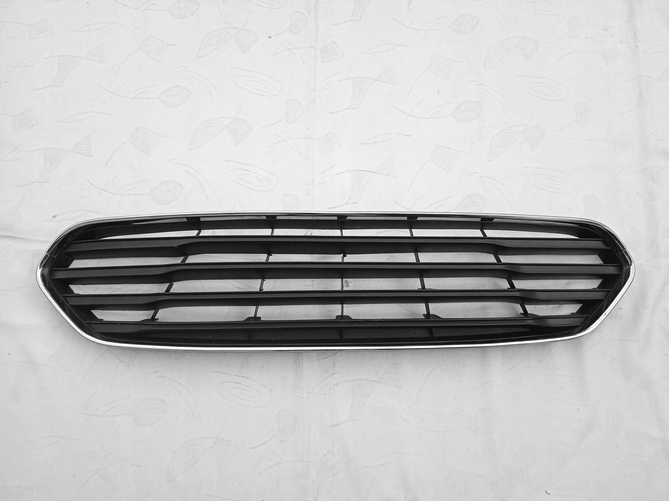 Kühlergrill Ford 4 1 TRANSIT COURIER  FRONTGRILL ET7617B968AC Kühlergitter