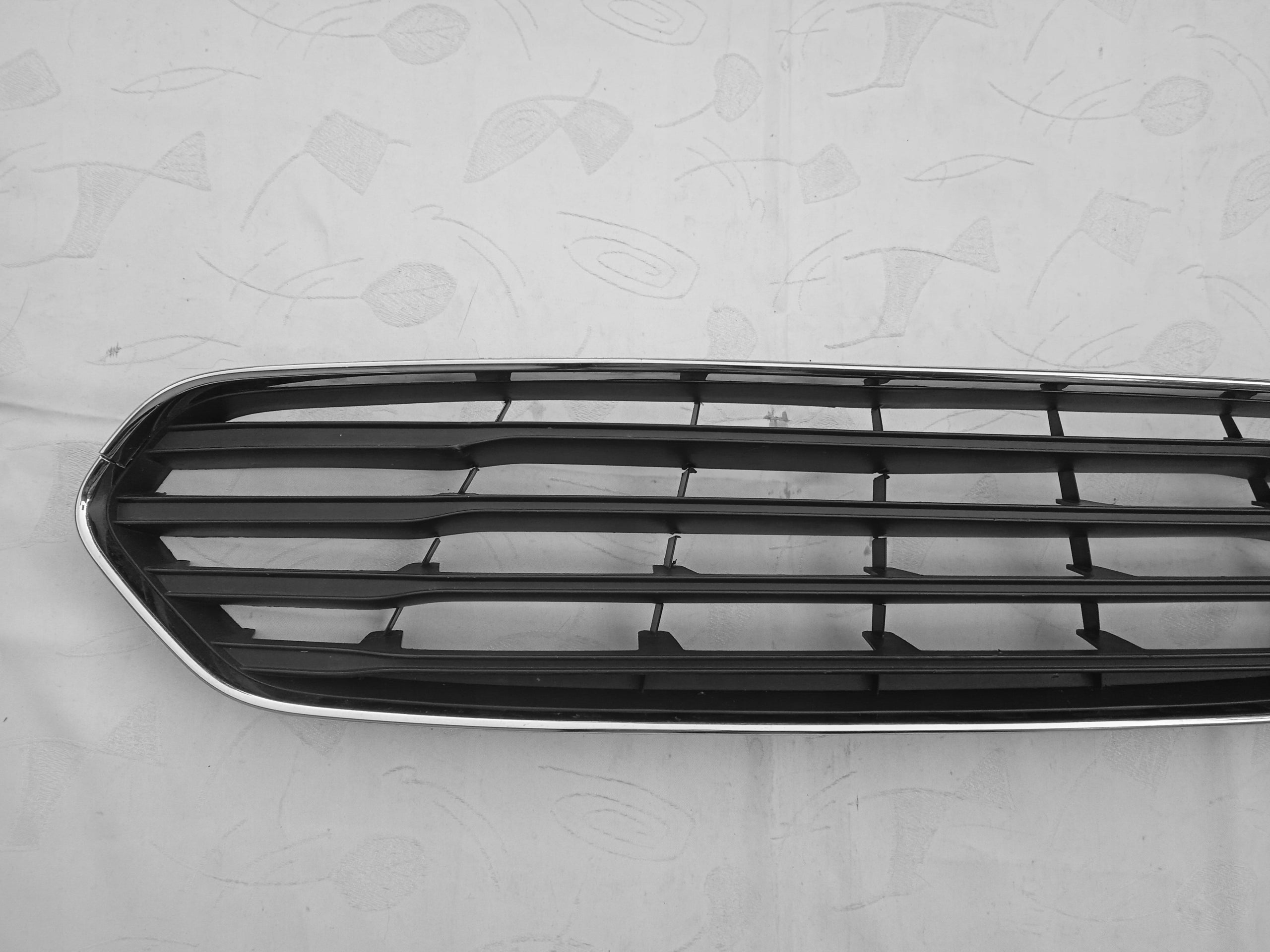 Kühlergrill Ford 4 1 TRANSIT COURIER  FRONTGRILL ET7617B968AC Kühlergitter