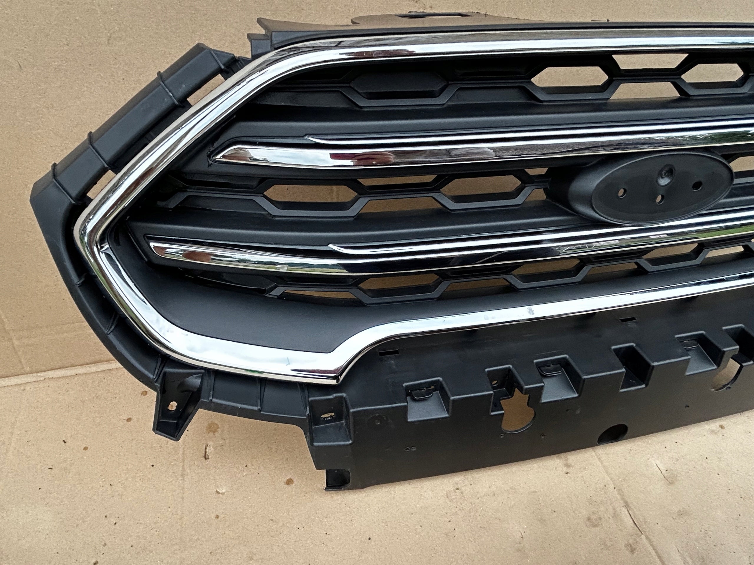 Kühlergrill Ford I 1 2 ECOSPORT FRONTGRILL GN1517B968EW Kühlergitter