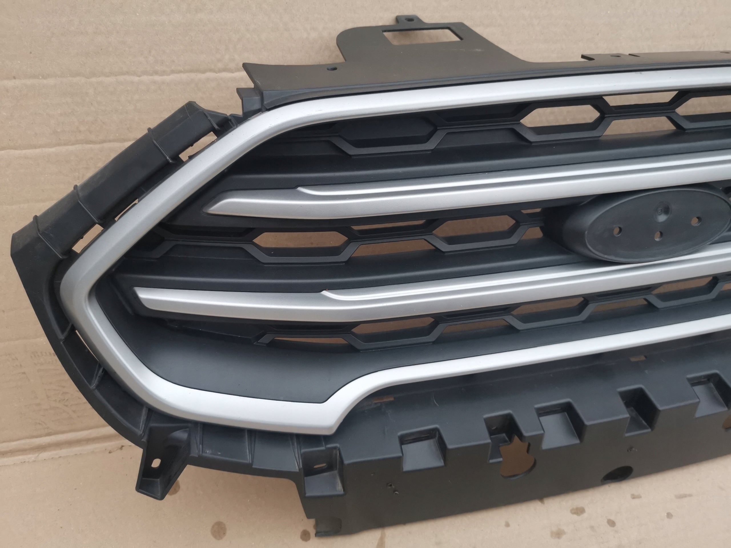 Kühlergrill Ford I 1 ECOSPORT FRONTGRILL RZÓD17FORDEC Kühlergitter