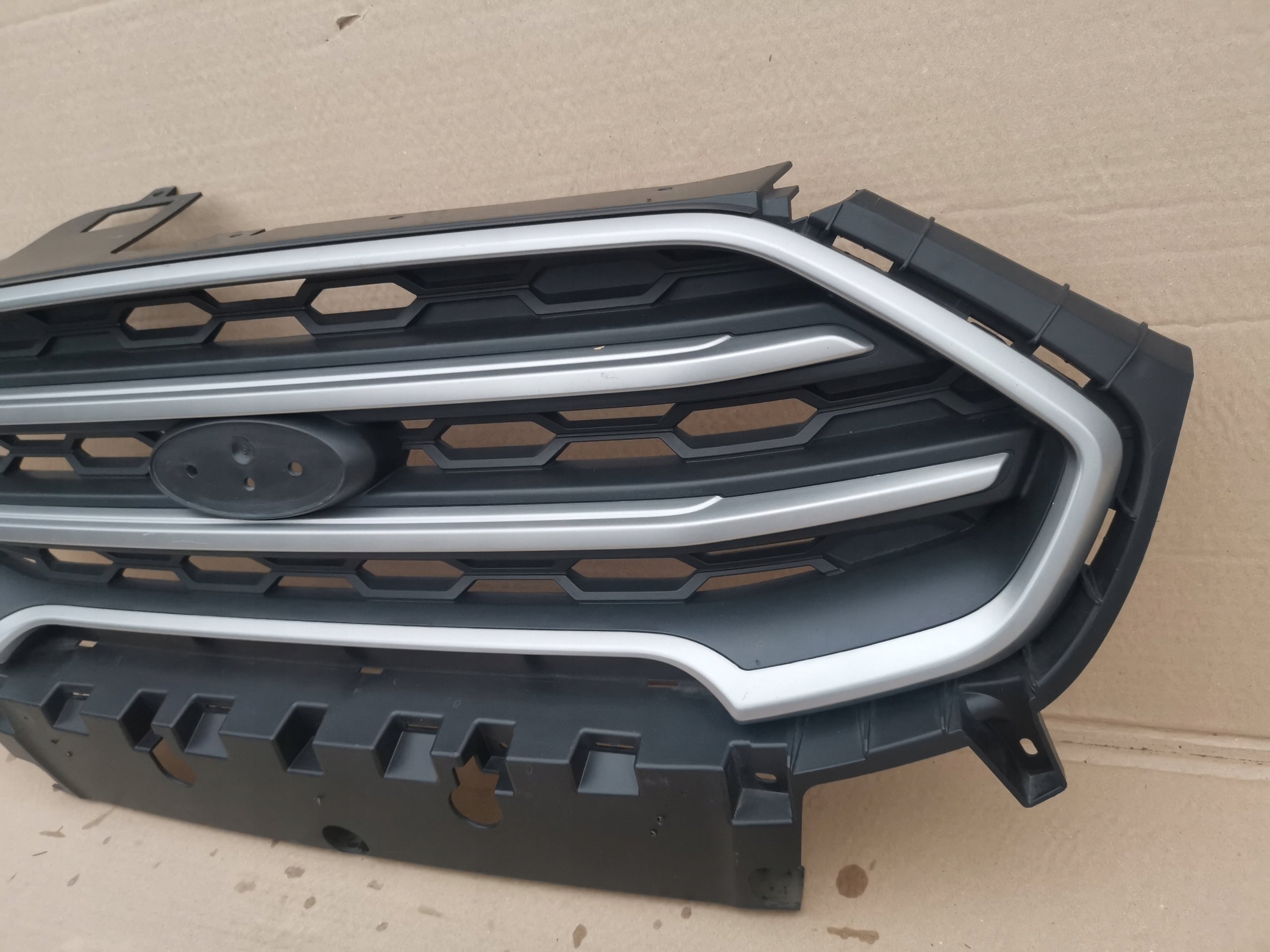 Kühlergrill Ford I 1 ECOSPORT FRONTGRILL RZÓD17FORDEC Kühlergitter