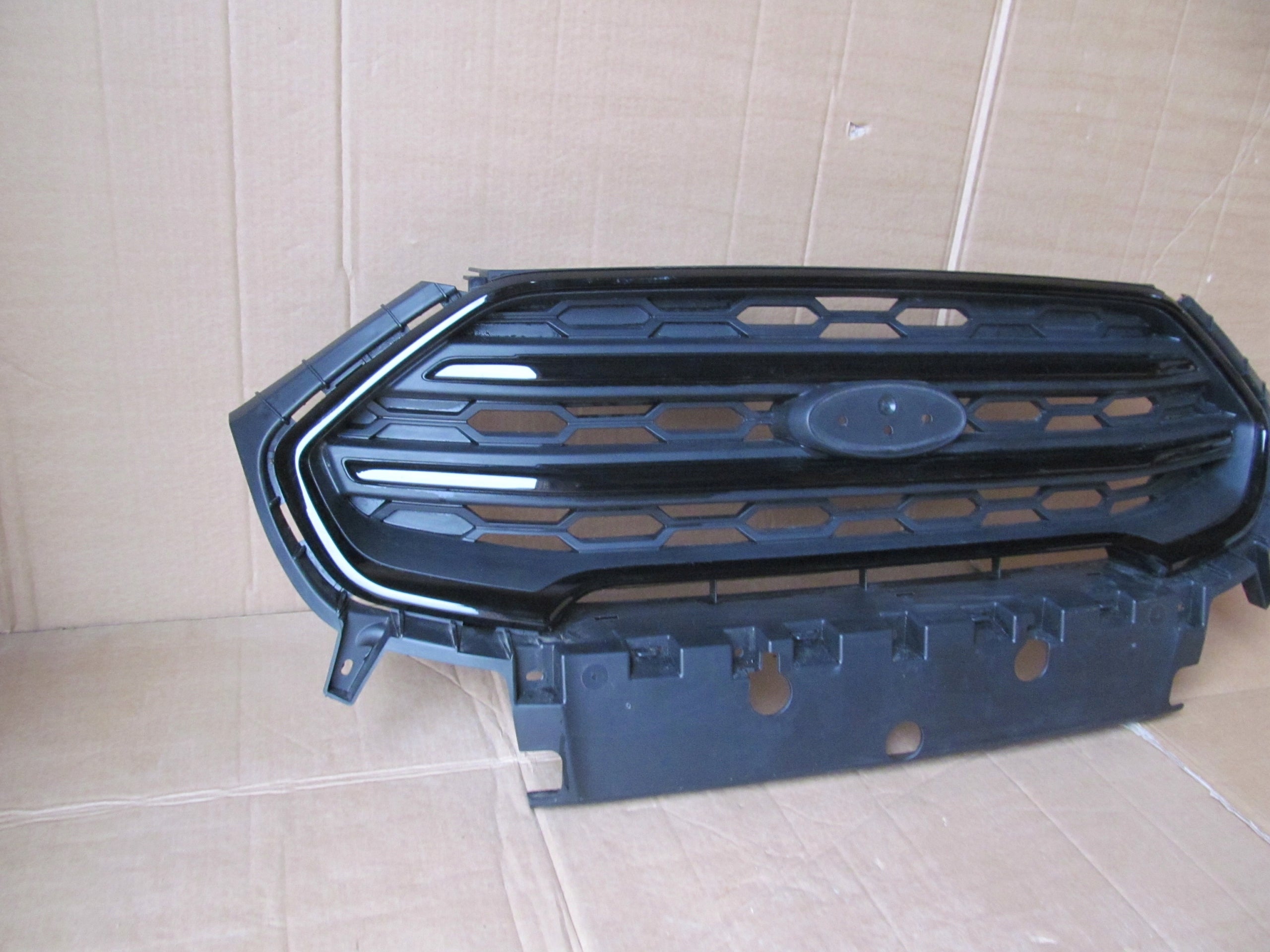 Kühlergrill Ford II 1 2 ECOSPORT FRONTGRILL GN1517B968 Kühlergitter