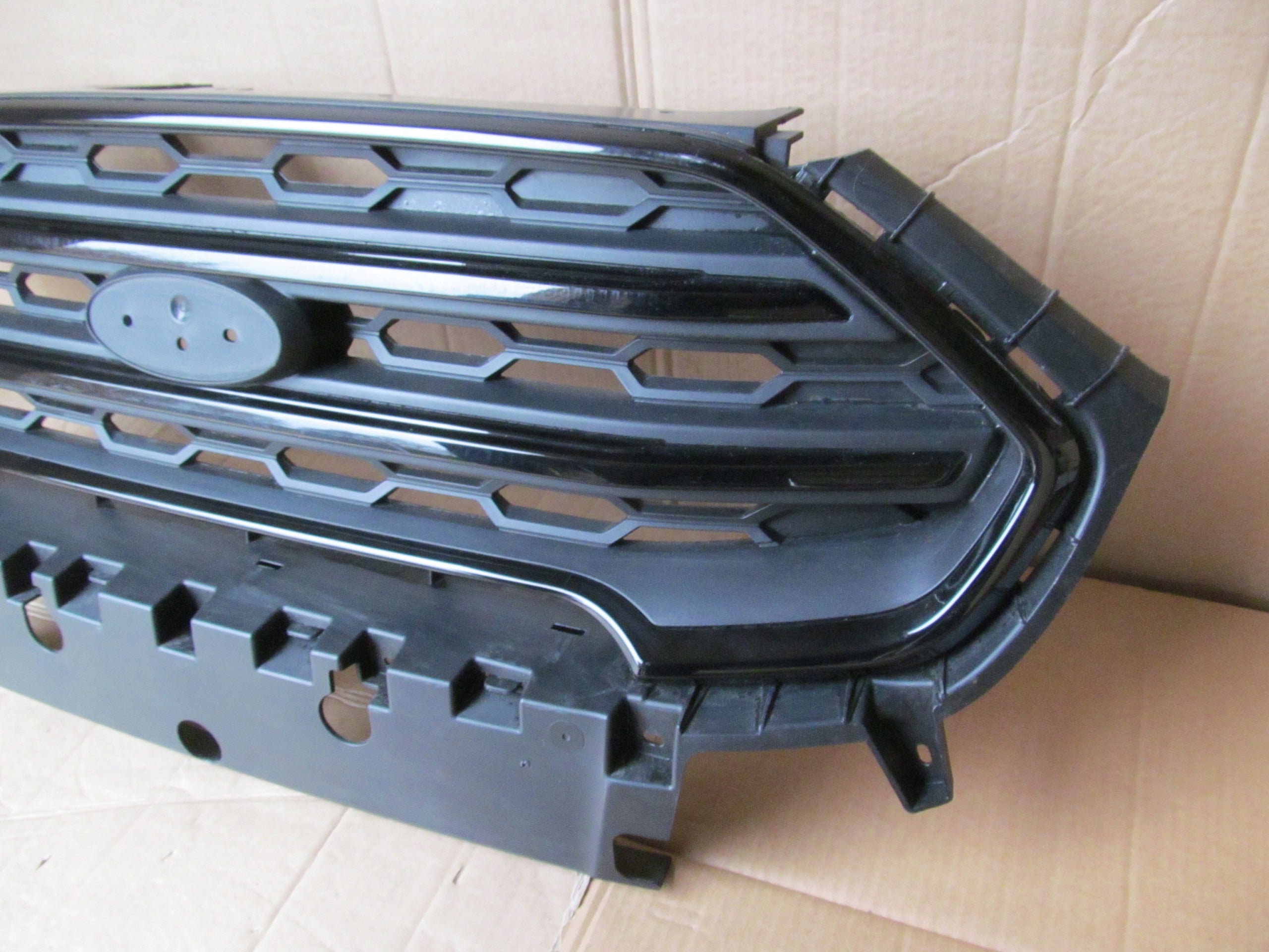 Kühlergrill Ford II 1 2 ECOSPORT FRONTGRILL GN1517B968 Kühlergitter