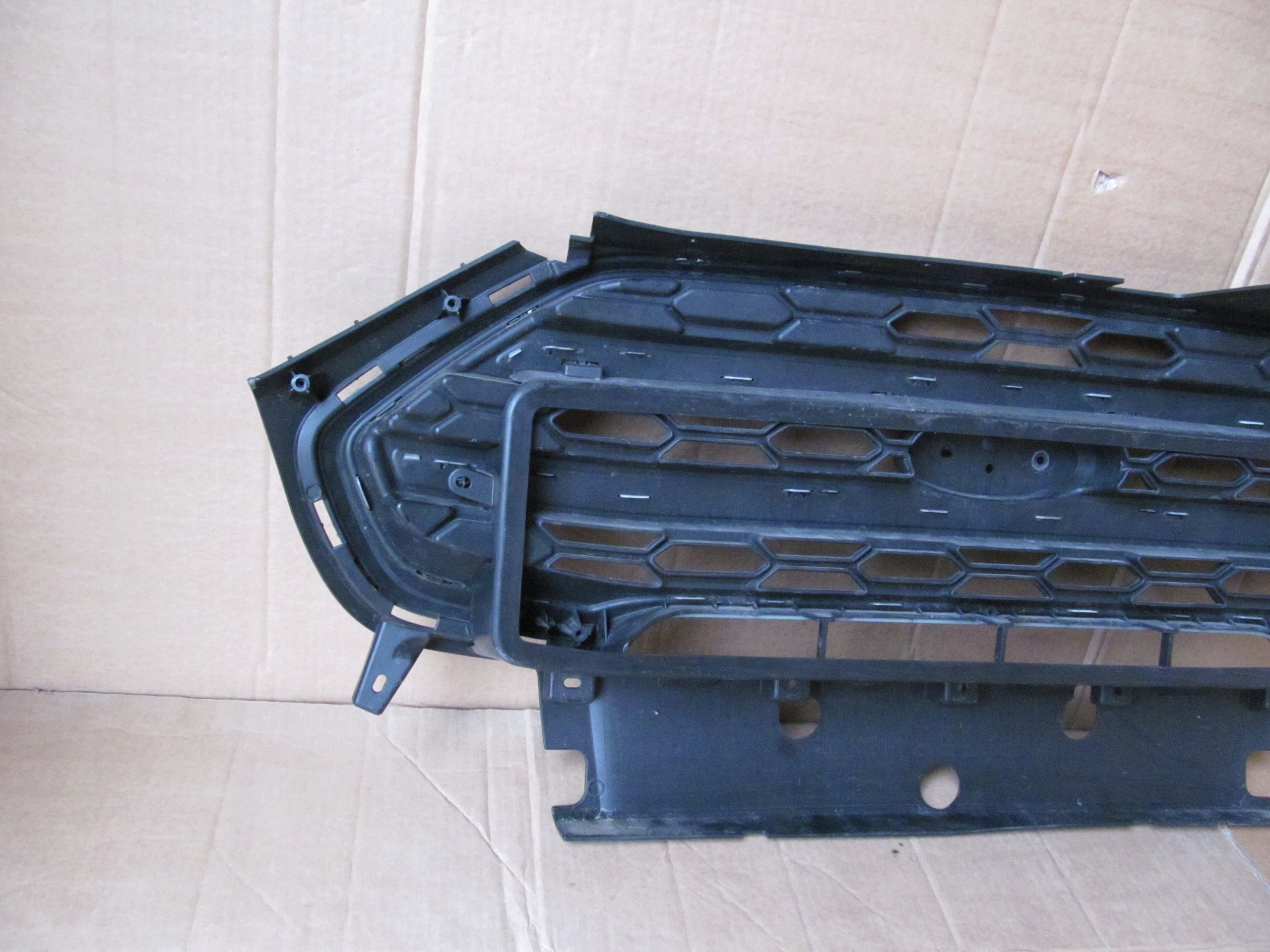 Kühlergrill Ford II 1 2 ECOSPORT FRONTGRILL GN1517B968 Kühlergitter